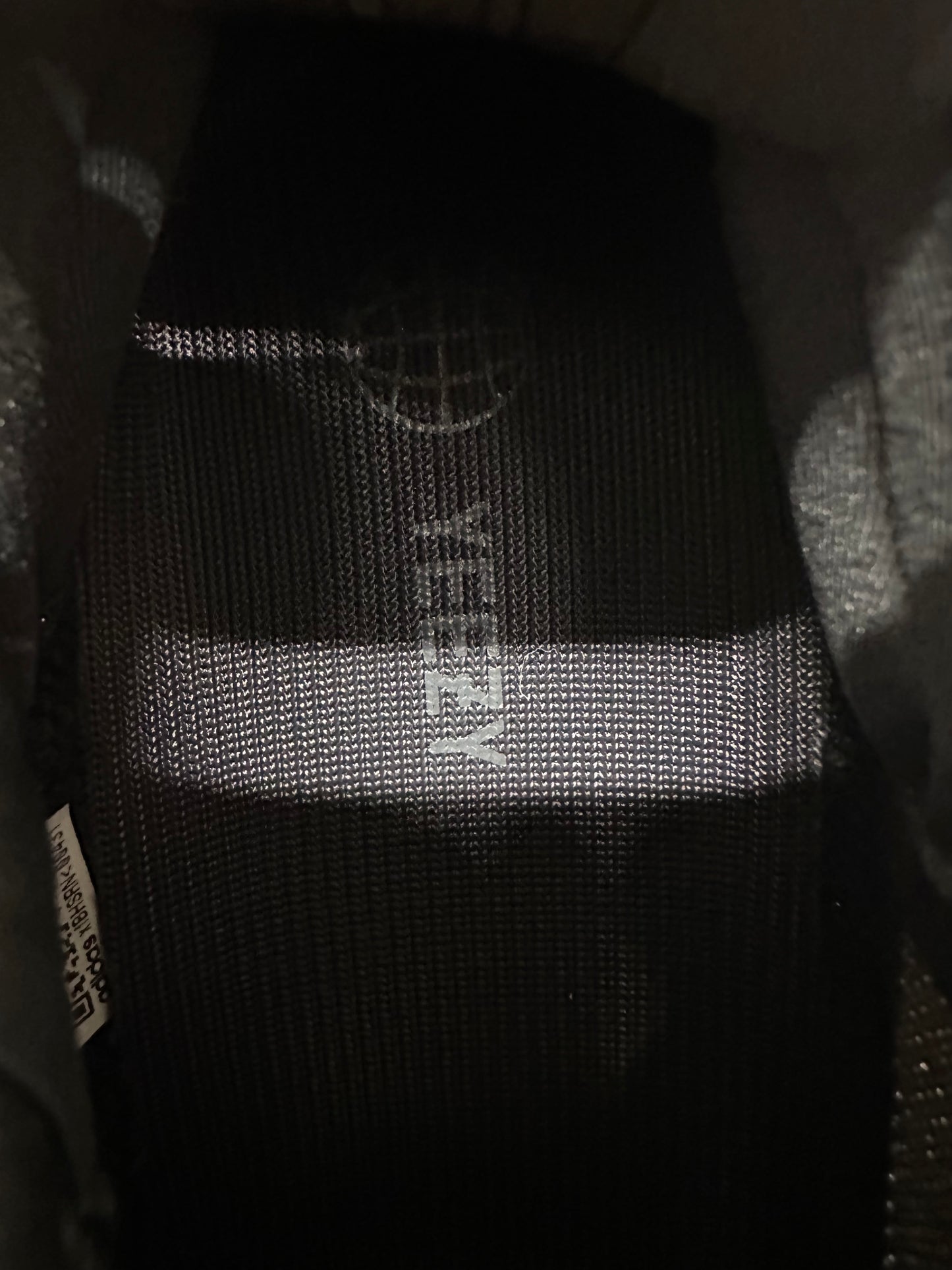 Yeezy 350 V2 Onyx Sz 8 DS