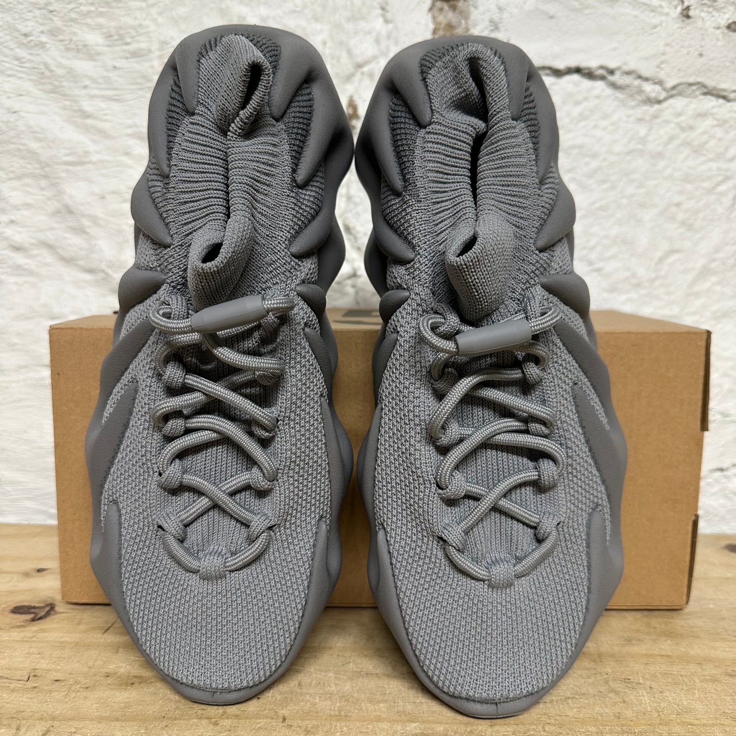Yeezy 450 Stone Grey Sz 8 DS