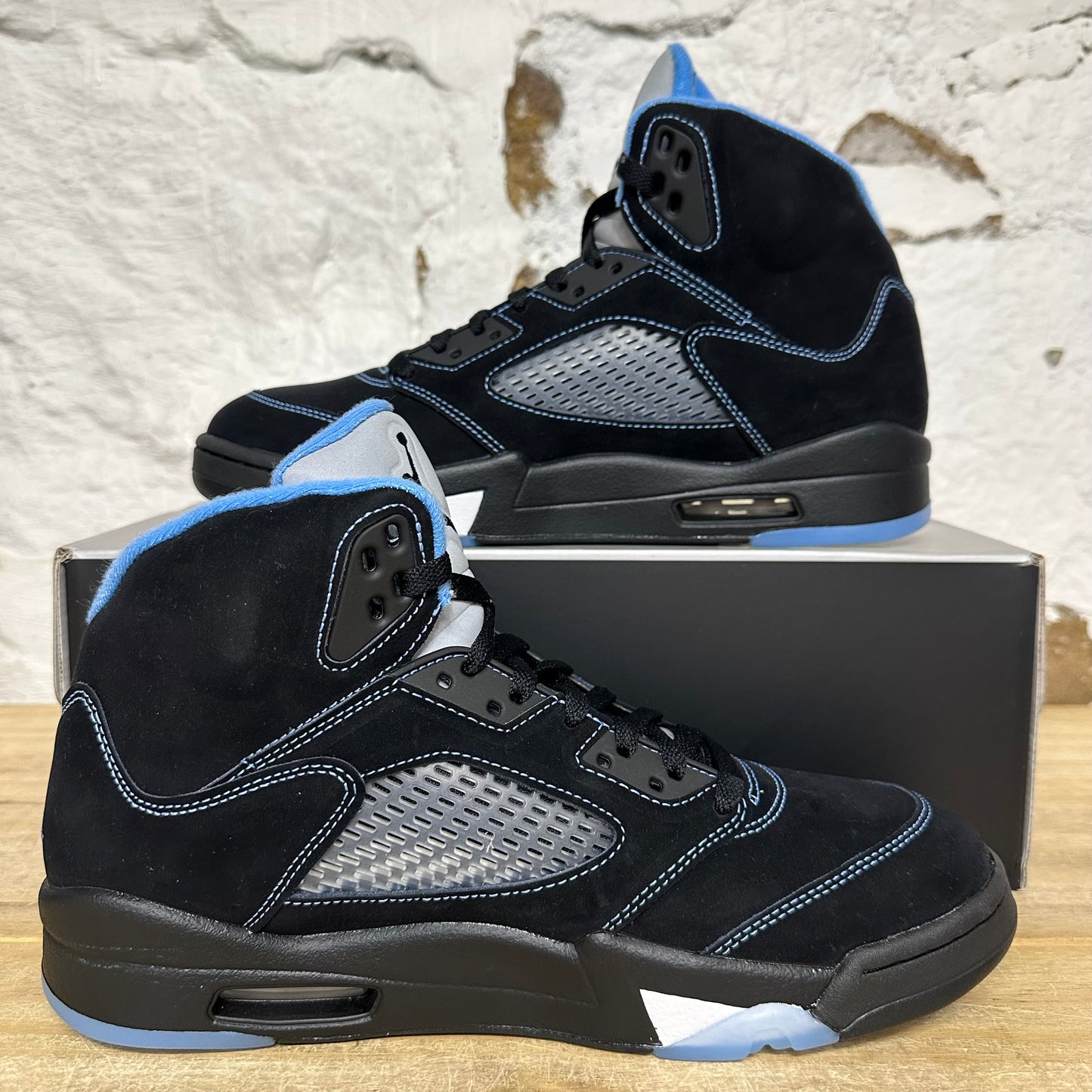 Air Jordan 5 Black University Blue Sz 9.5 DS