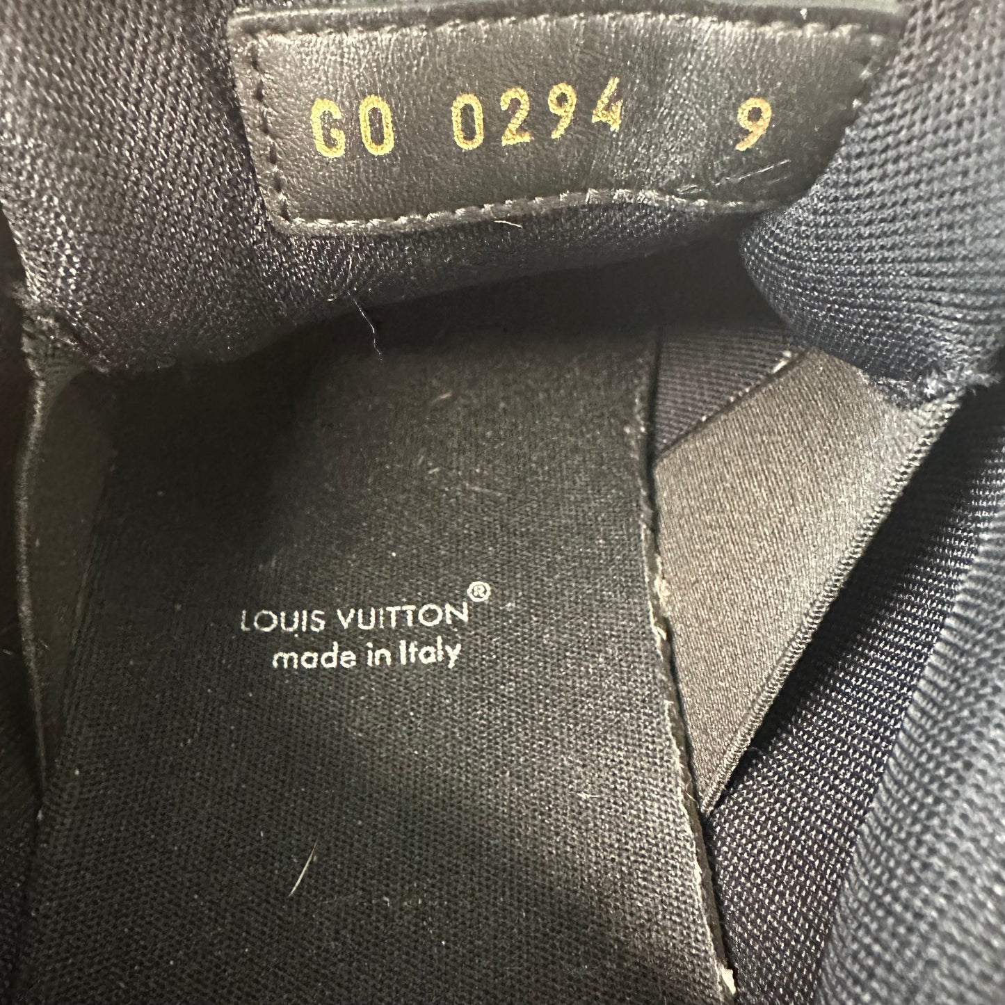 Louis Vuitton Triple Black Tatic Runner Sneaker Sz 10.5 (9LV)