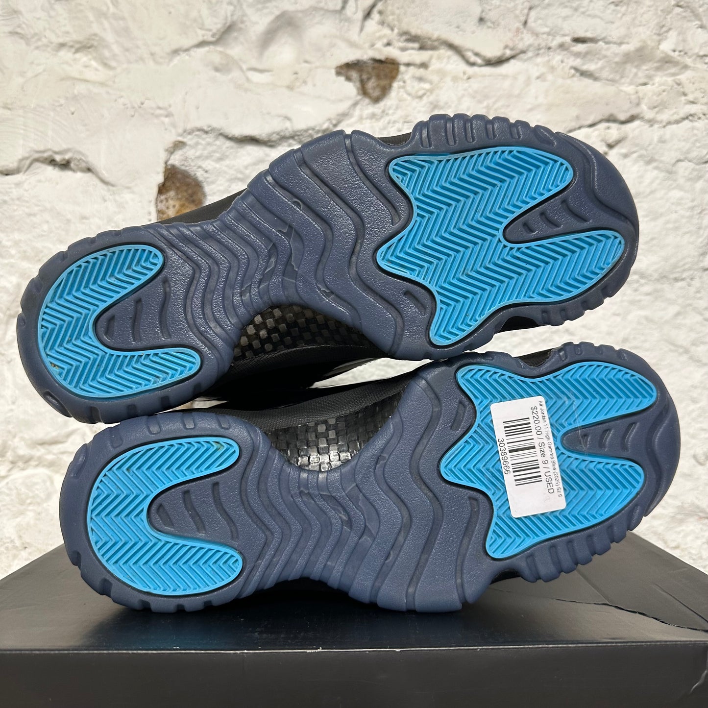 Air Jordan 11 High Gamma Blue (2025) Sz 9