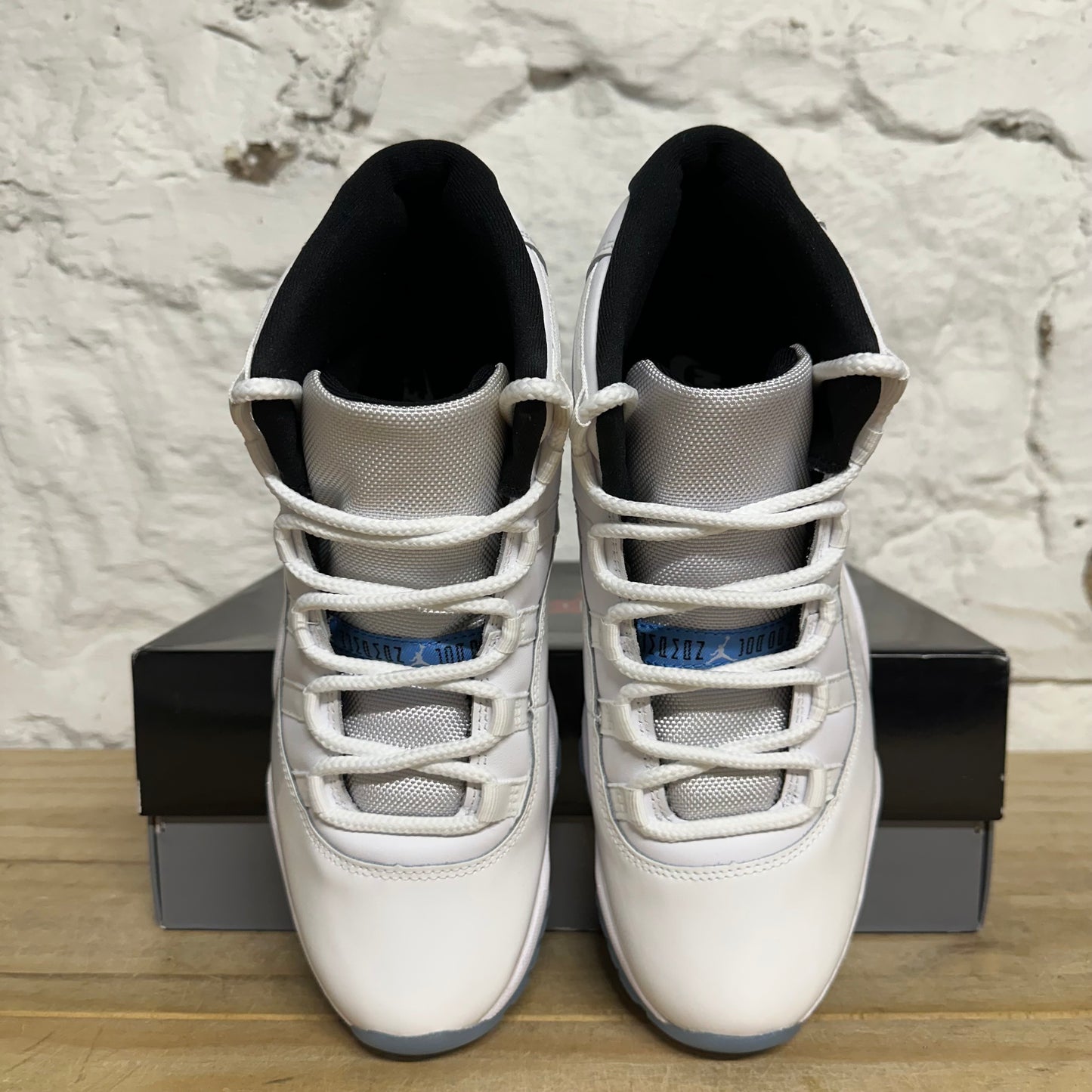 Air Jordan 11 High Legend Blue Sz 9