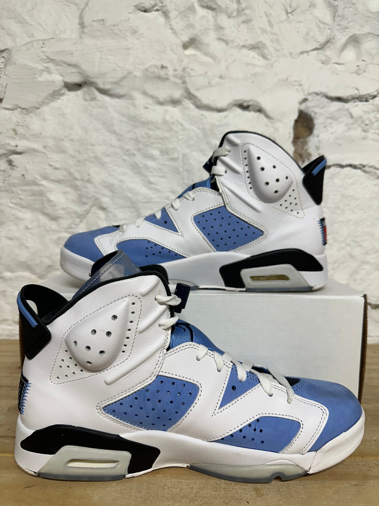Air Jordan 6 UNC White Sz 9.5