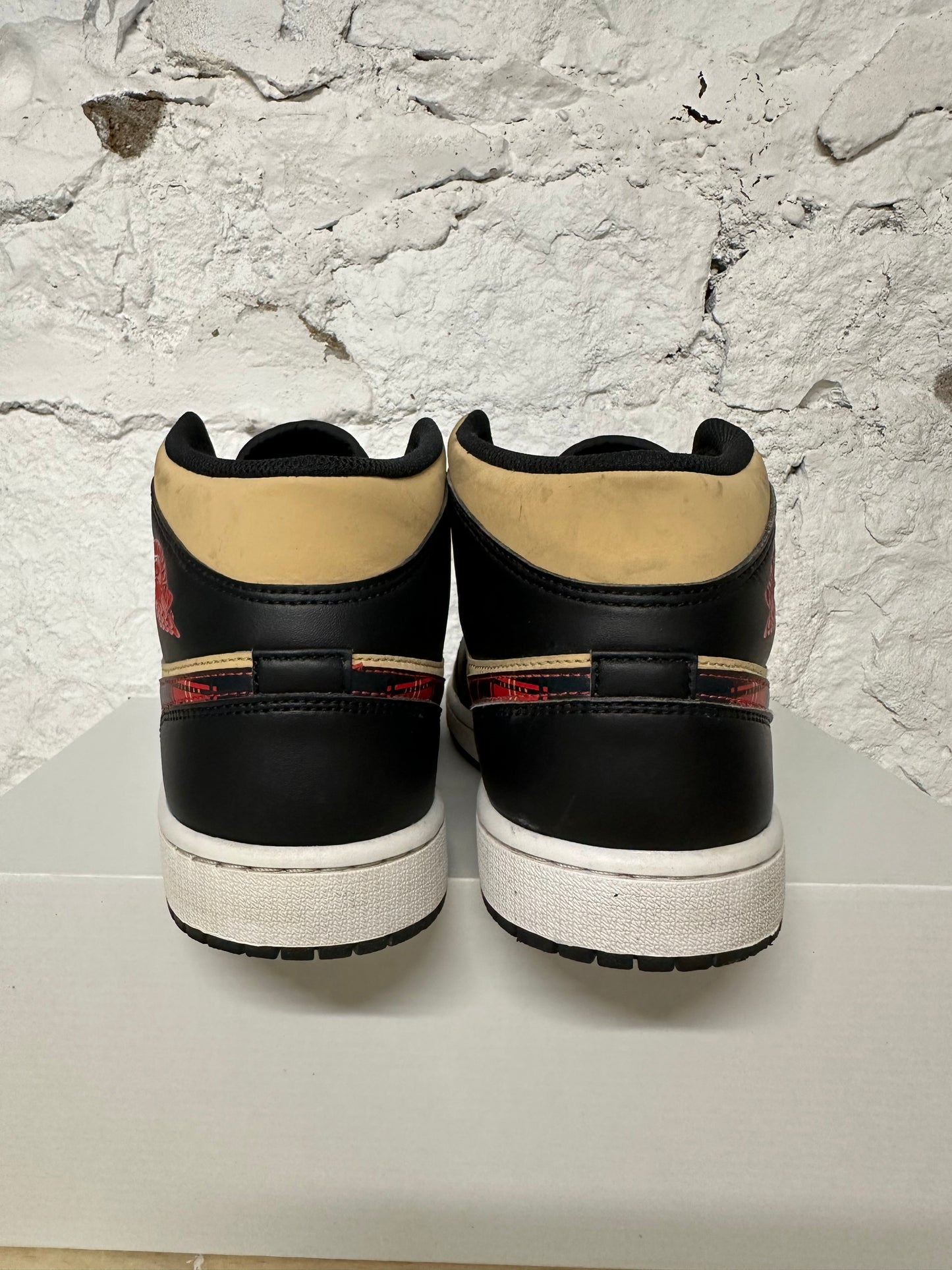 Air Jordan 1 Mid Tan Black Sz 9