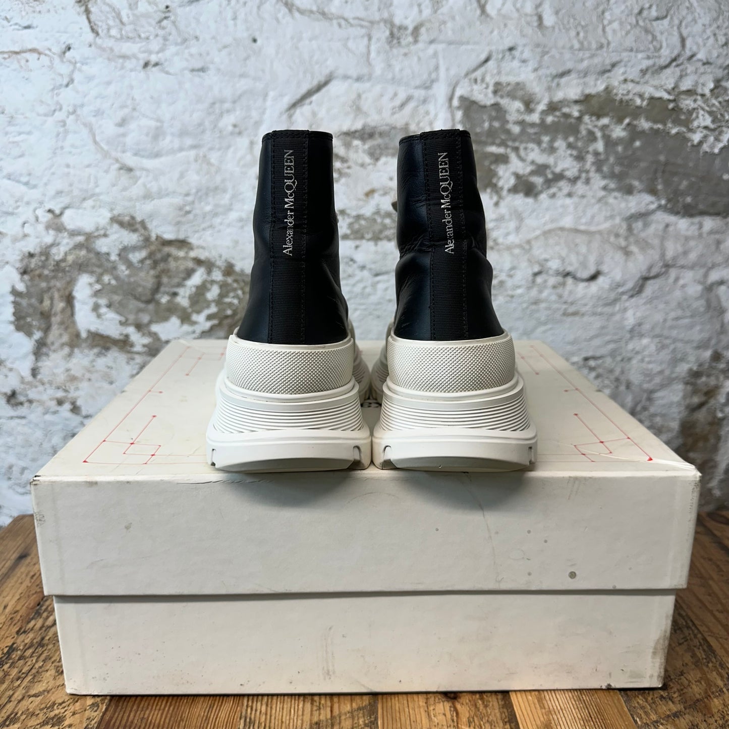Alexander McQueen High Black Leather White Tread Boot Sz 7.5 (40.5)