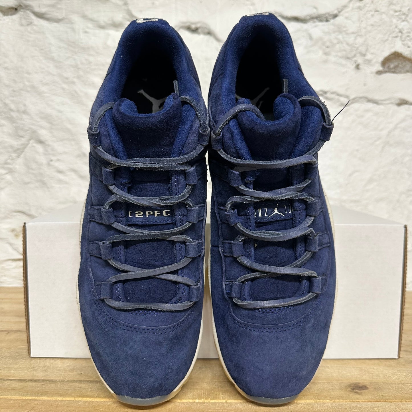 Air Jordan 11 Low Derek Jeter RE2PECT Sz 9