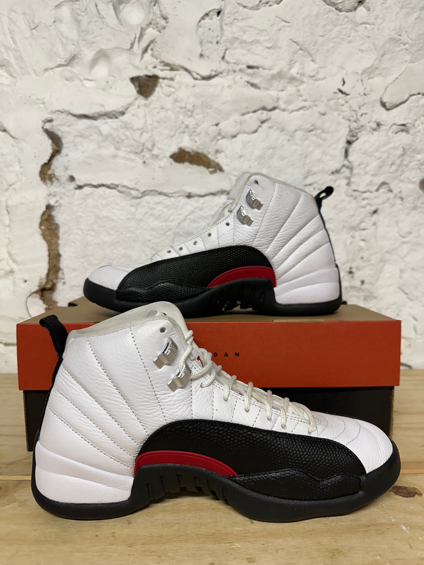 Air Jordan 12 Reverse Taxi Sz 8.5