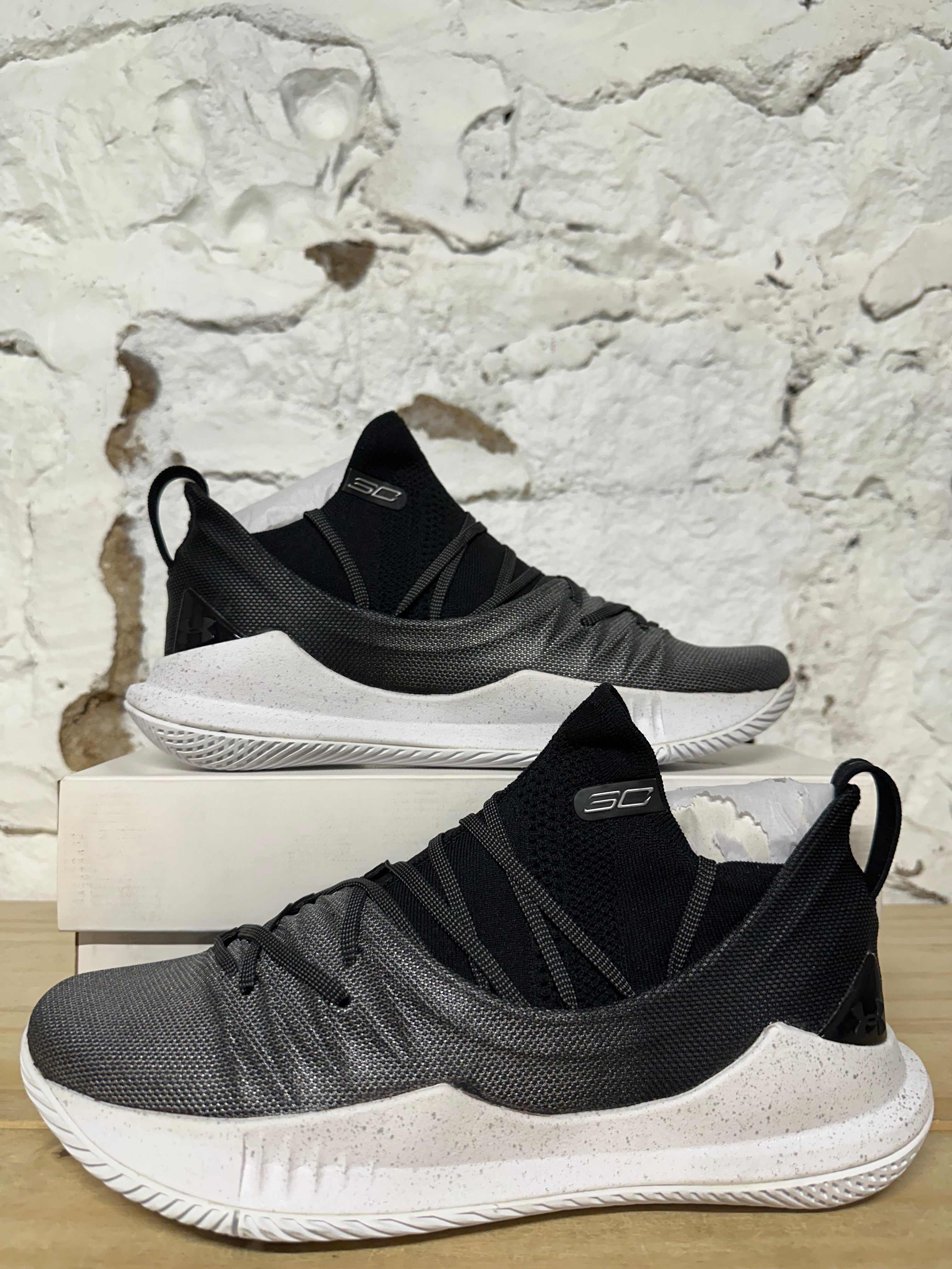Under Armour Curry 5 Black Silver Sz 10.5 DS