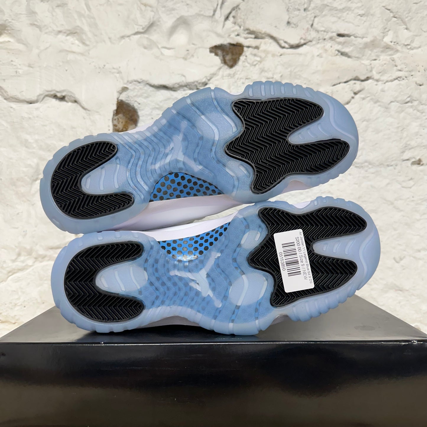Air Jordan 11 High Legend Blue Sz 9 DS