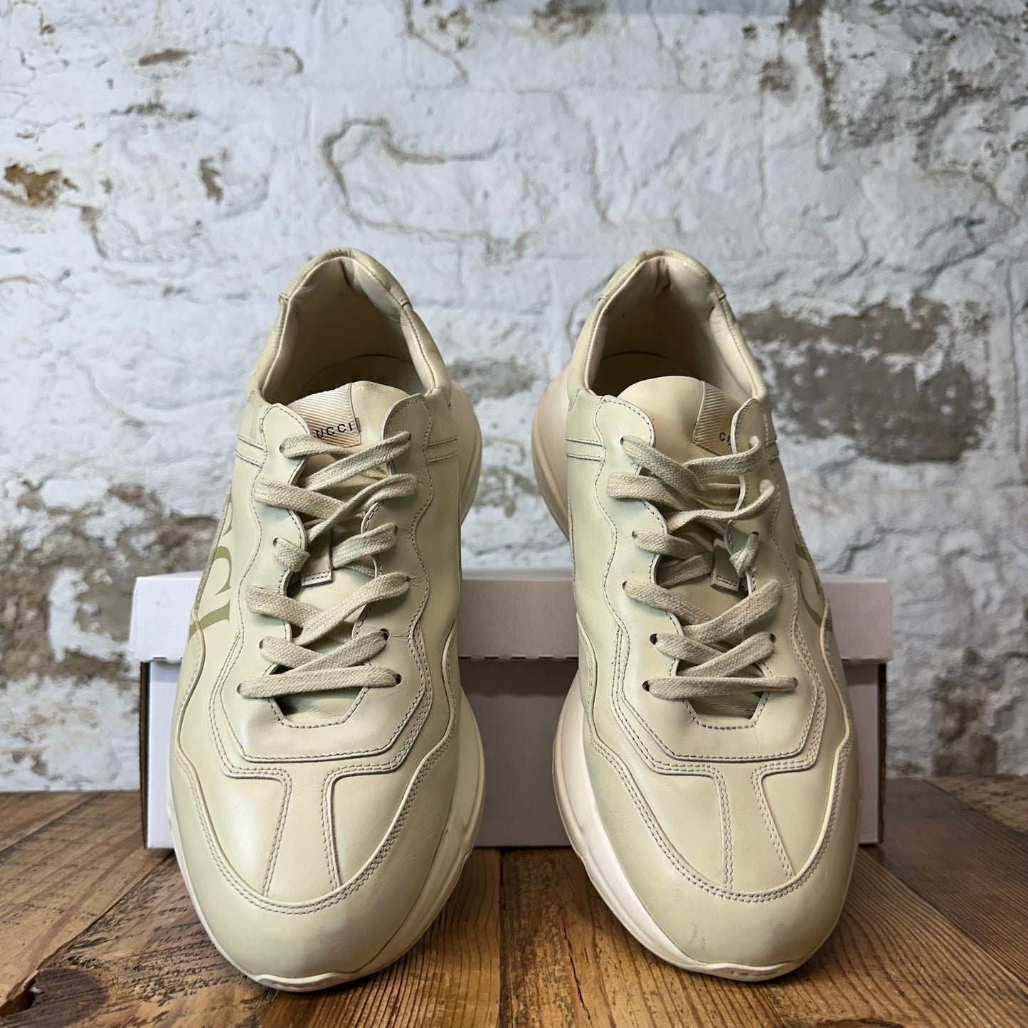 Gucci Rhyton Vintage Logo Cream Sneaker Sz 10