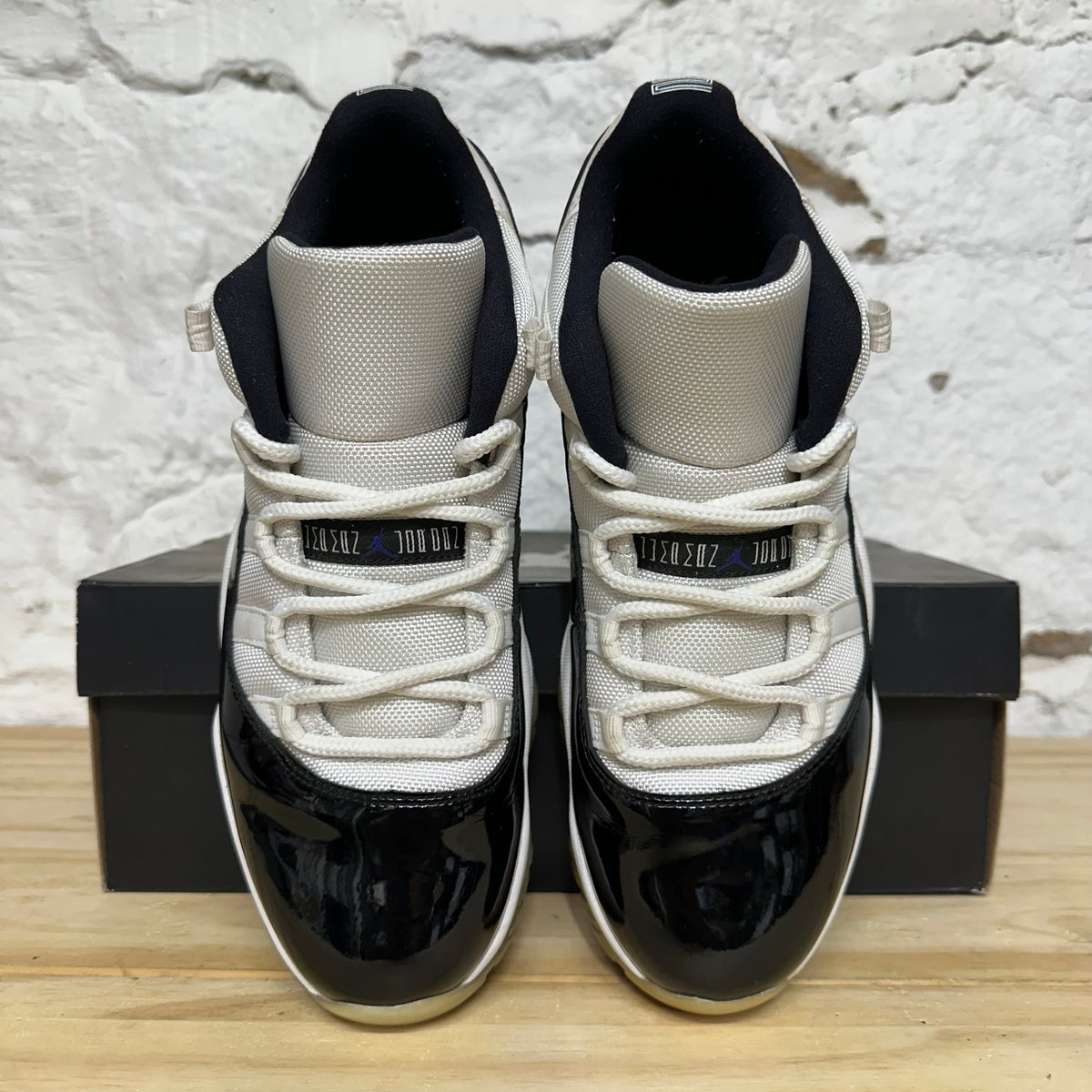 Air Jordan 11 Low Concord Sz 9