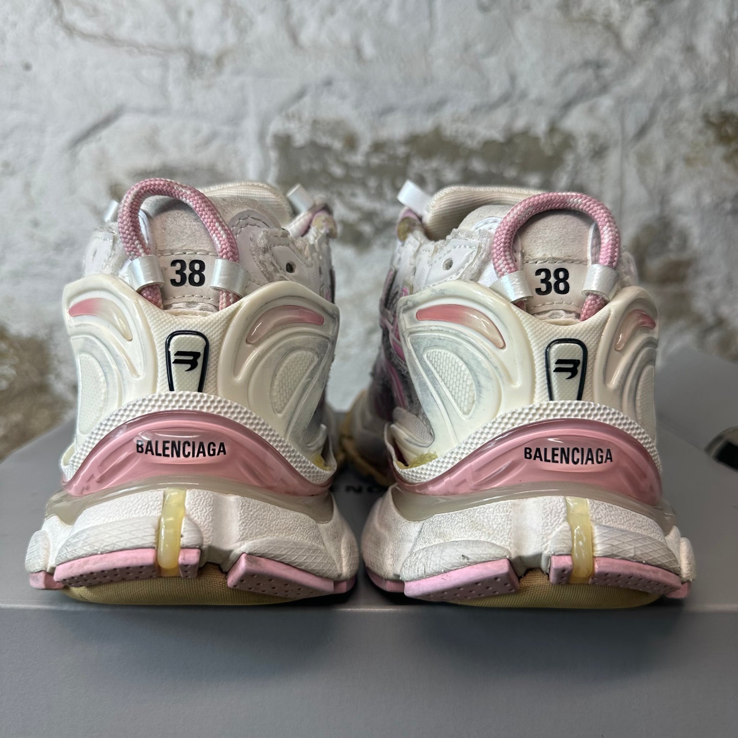 Balenciaga Runner Pink White Beige Sneaker Sz 6 (38)