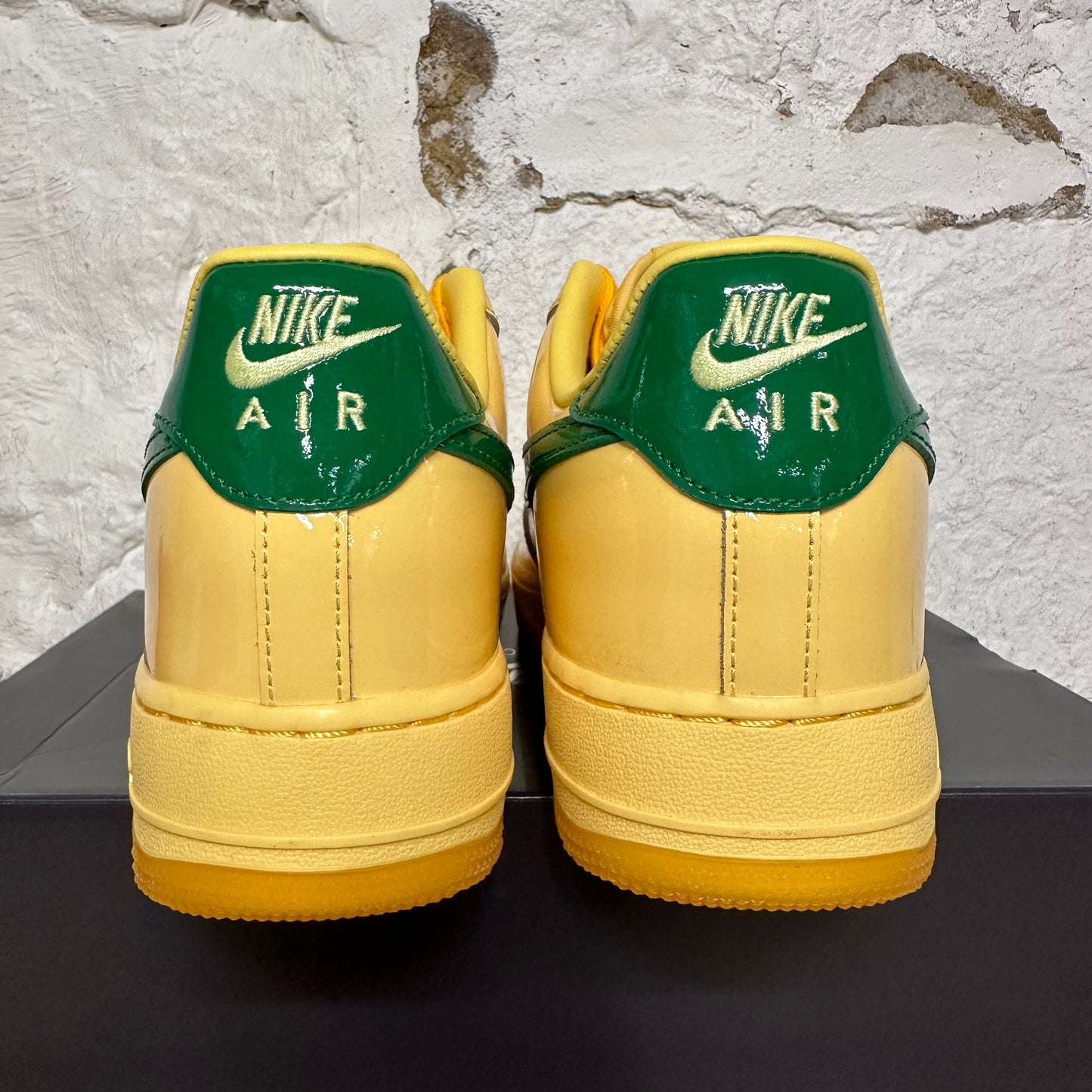 Nike Air Force 1 Low Patent Leather Topaz Gold Pine Green Sz 11 DS