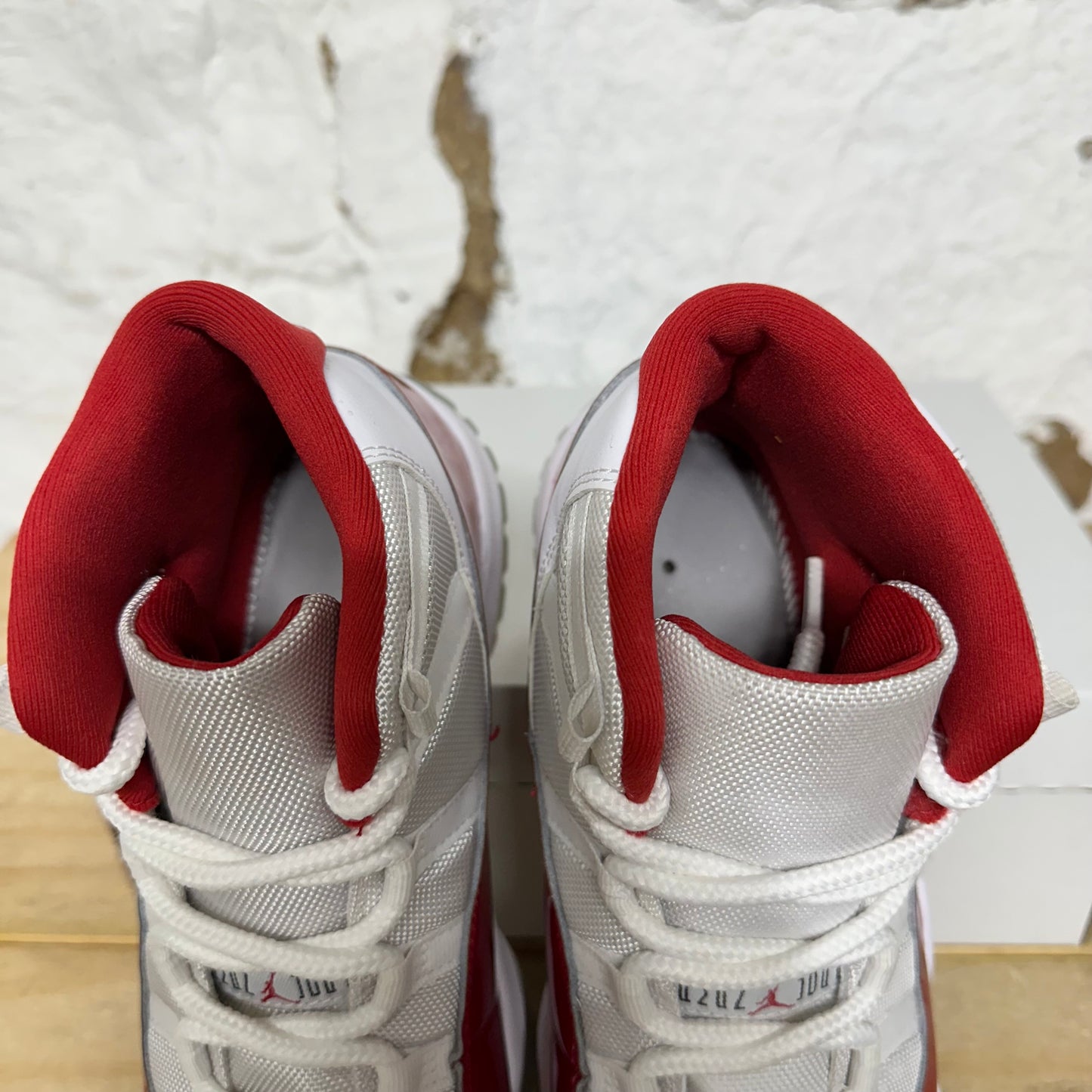 Air Jordan 11 High Cherry (2022) Sz 8.5