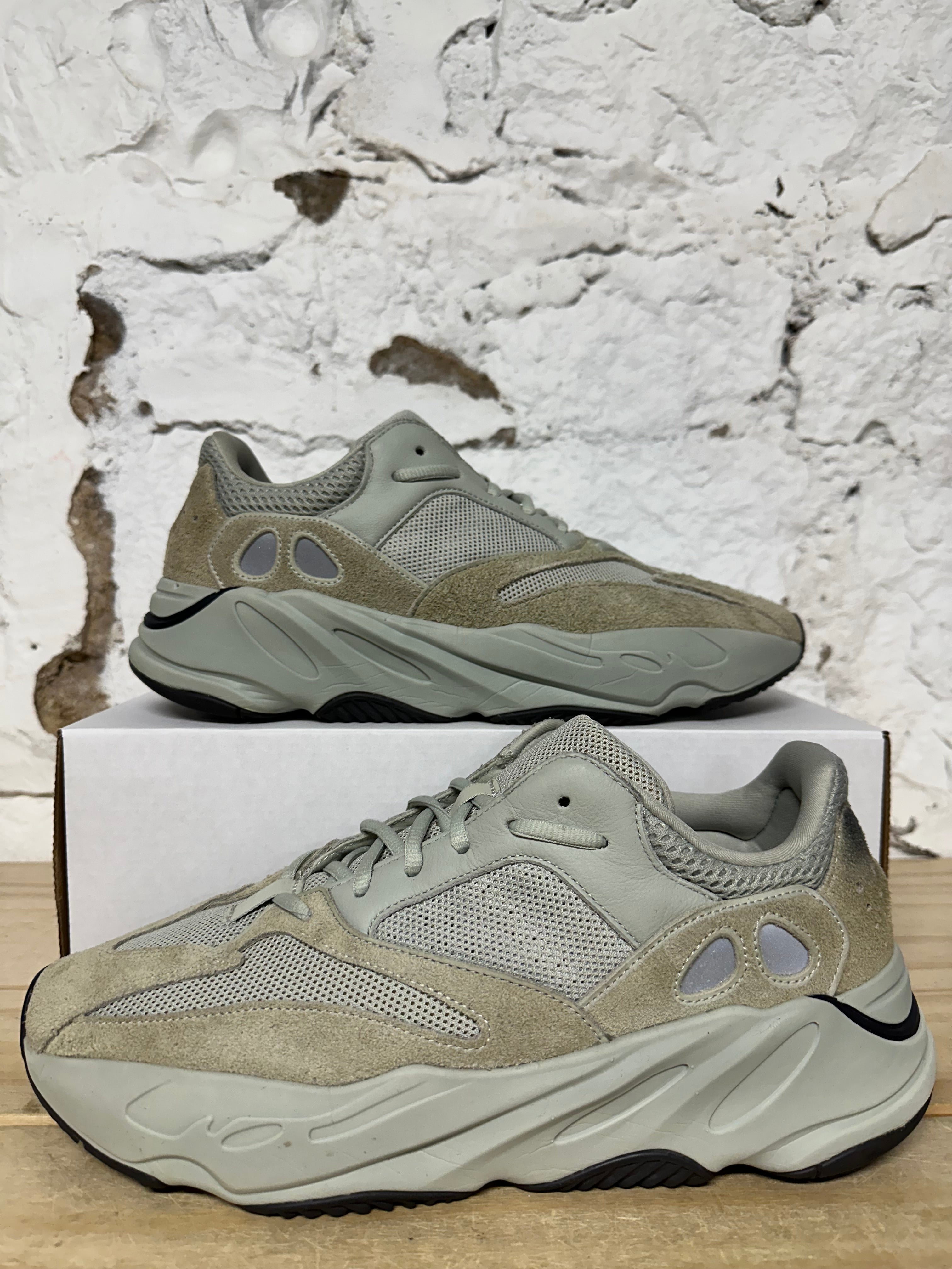 Yeezy 700 Salt Sz 12