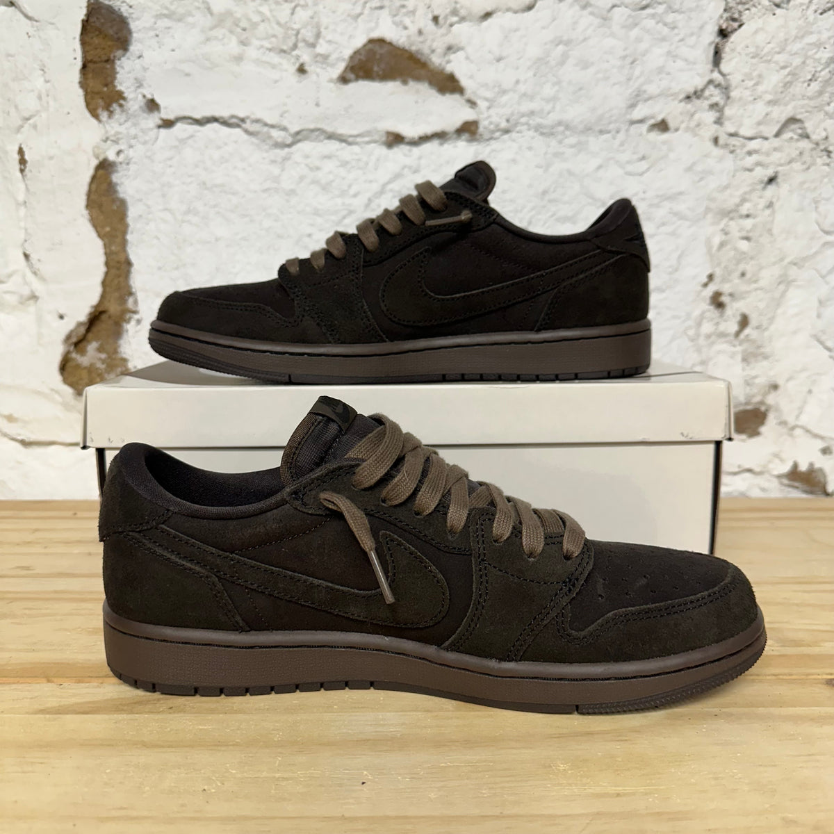 Air Jordan 1 Low Travis Scott Velvet Brown Sz 9