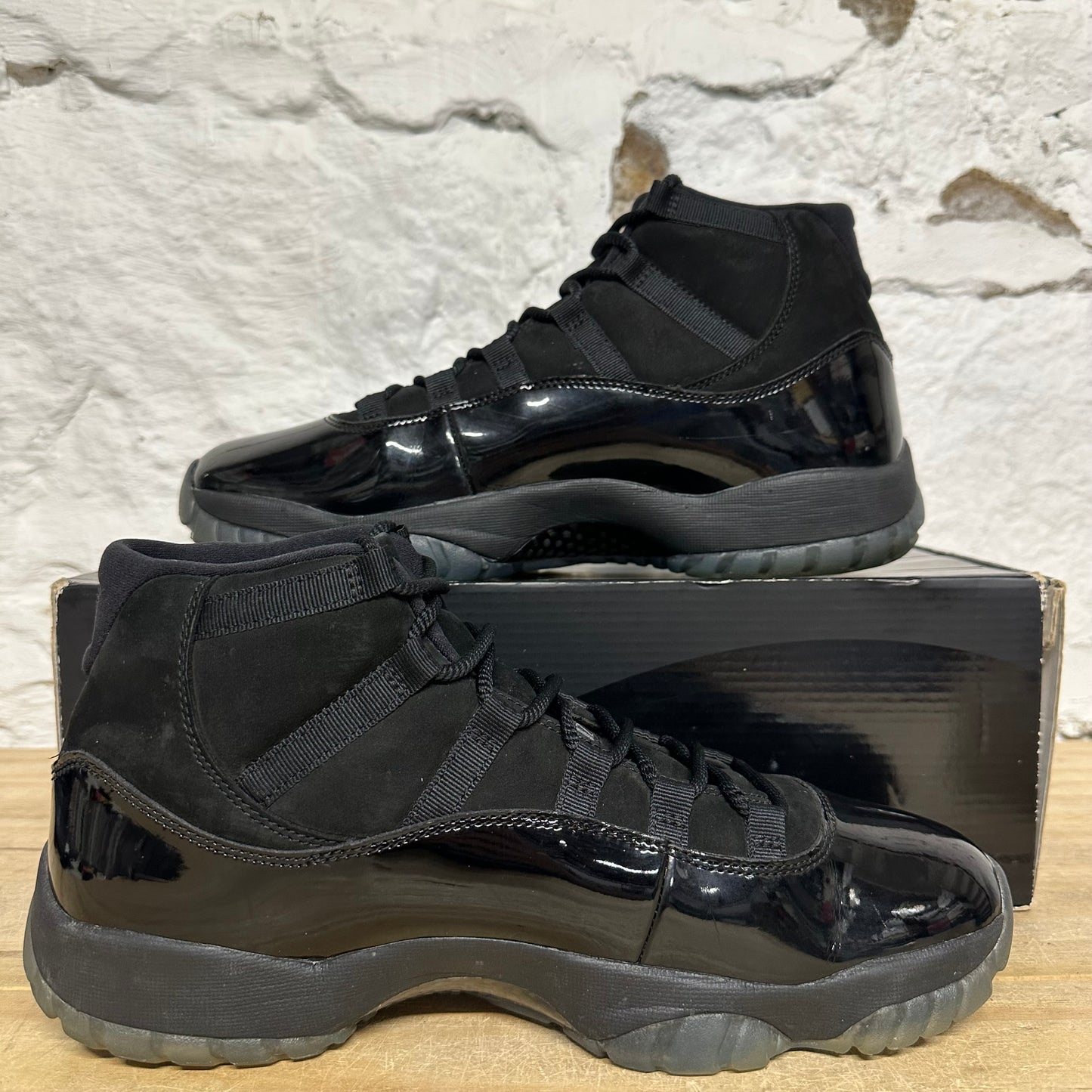 Air Jordan 11 High Cap and Gown Sz 11