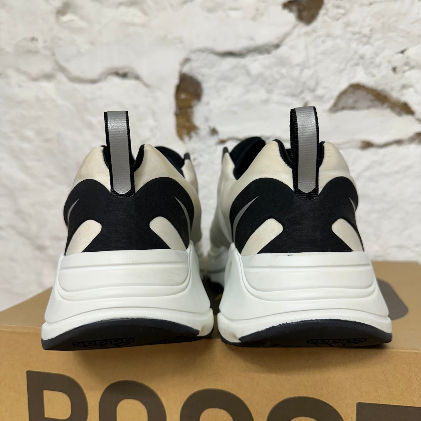 Yeezy 700 MNVN Analog Laceless Sz 12