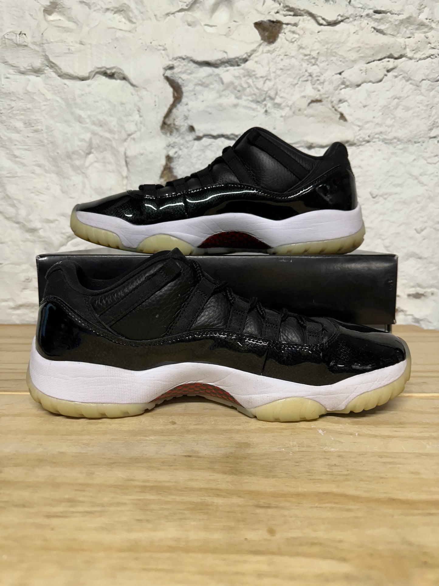 Air Jordan 11 Low 72-10 Sz 11.5