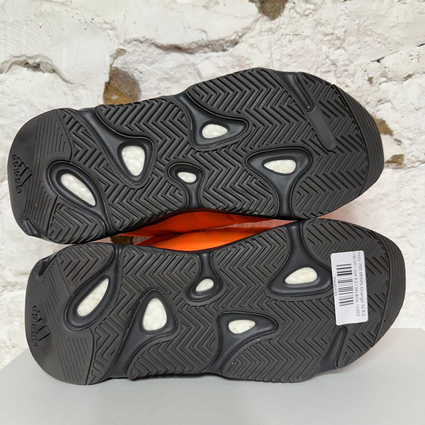 Yeezy 700 MNVN Orange Sz 8.5