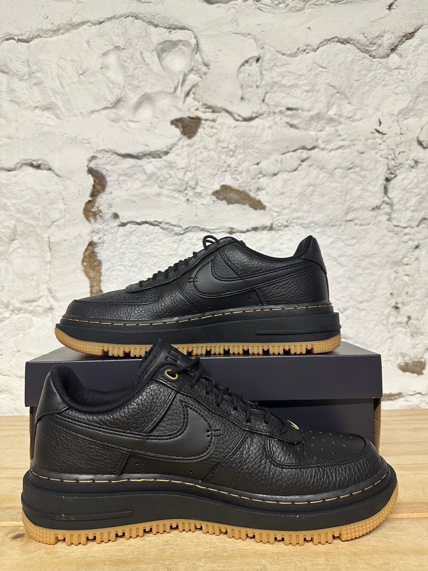 Nike Air Force 1 Low Luxe Black Gum Sz 9 DS