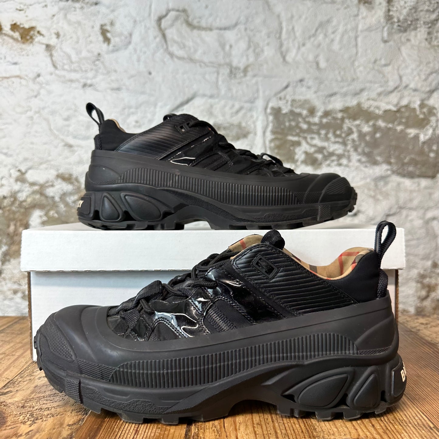 Burberry Arthur Plaid Triple Black Sneaker Sz 8 (41)
