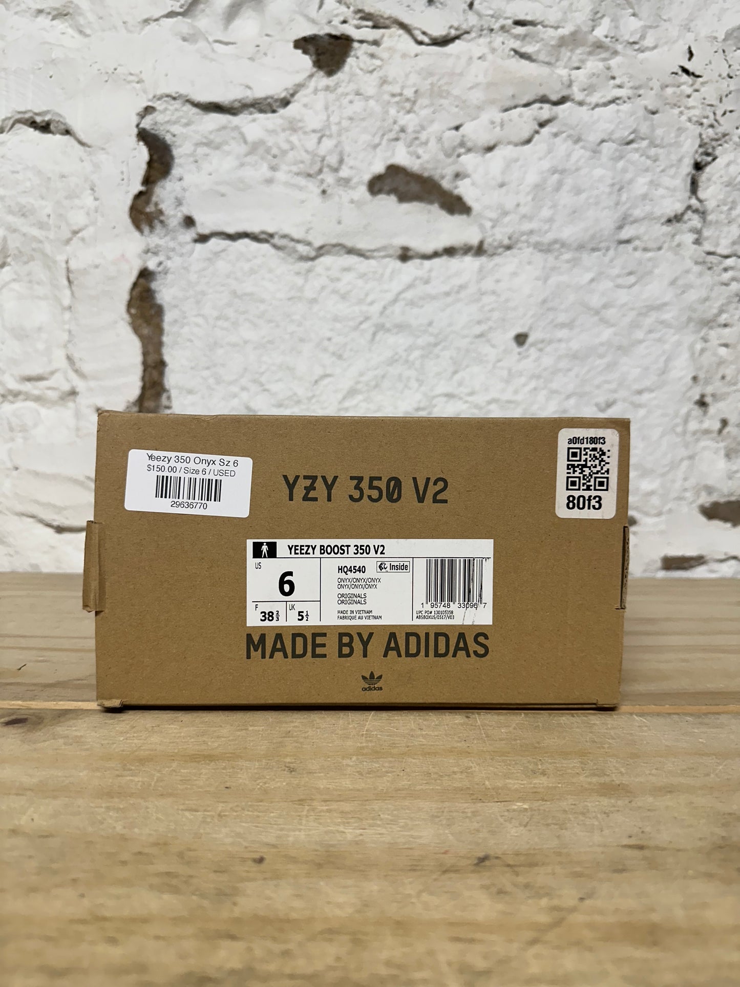 Yeezy 350 V2 Onyx Sz 6