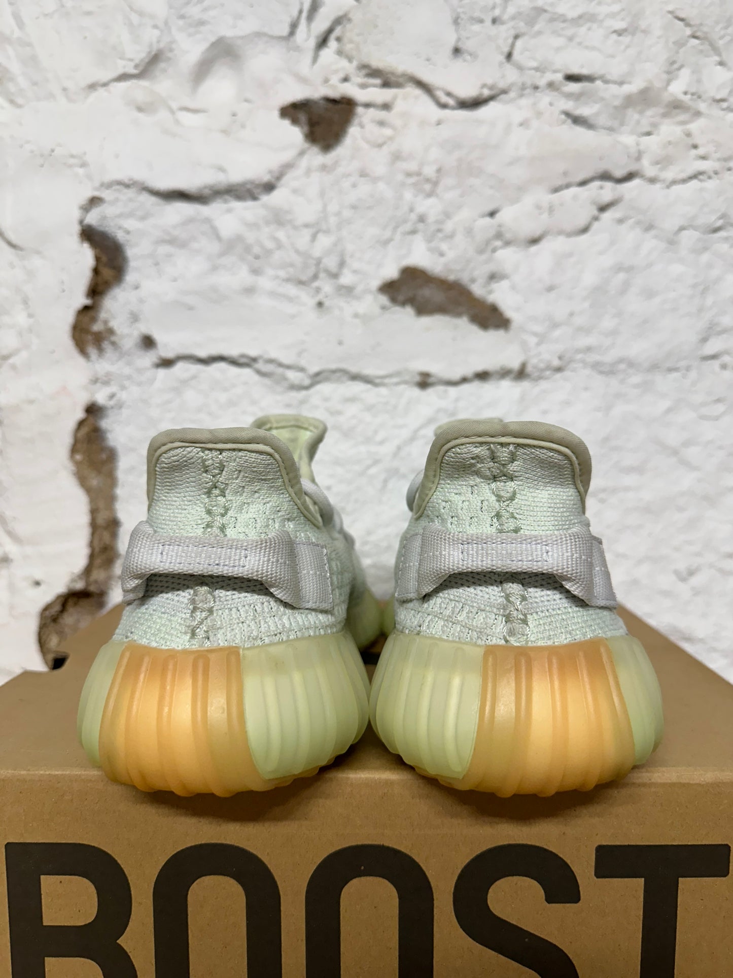 Yeezy 350 V2 Hyperspace Sz 6.5