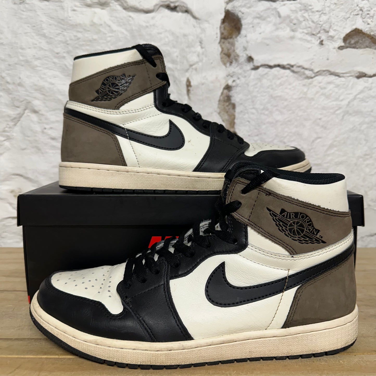 Air Jordan 1 High Dark Mocha Sz 10