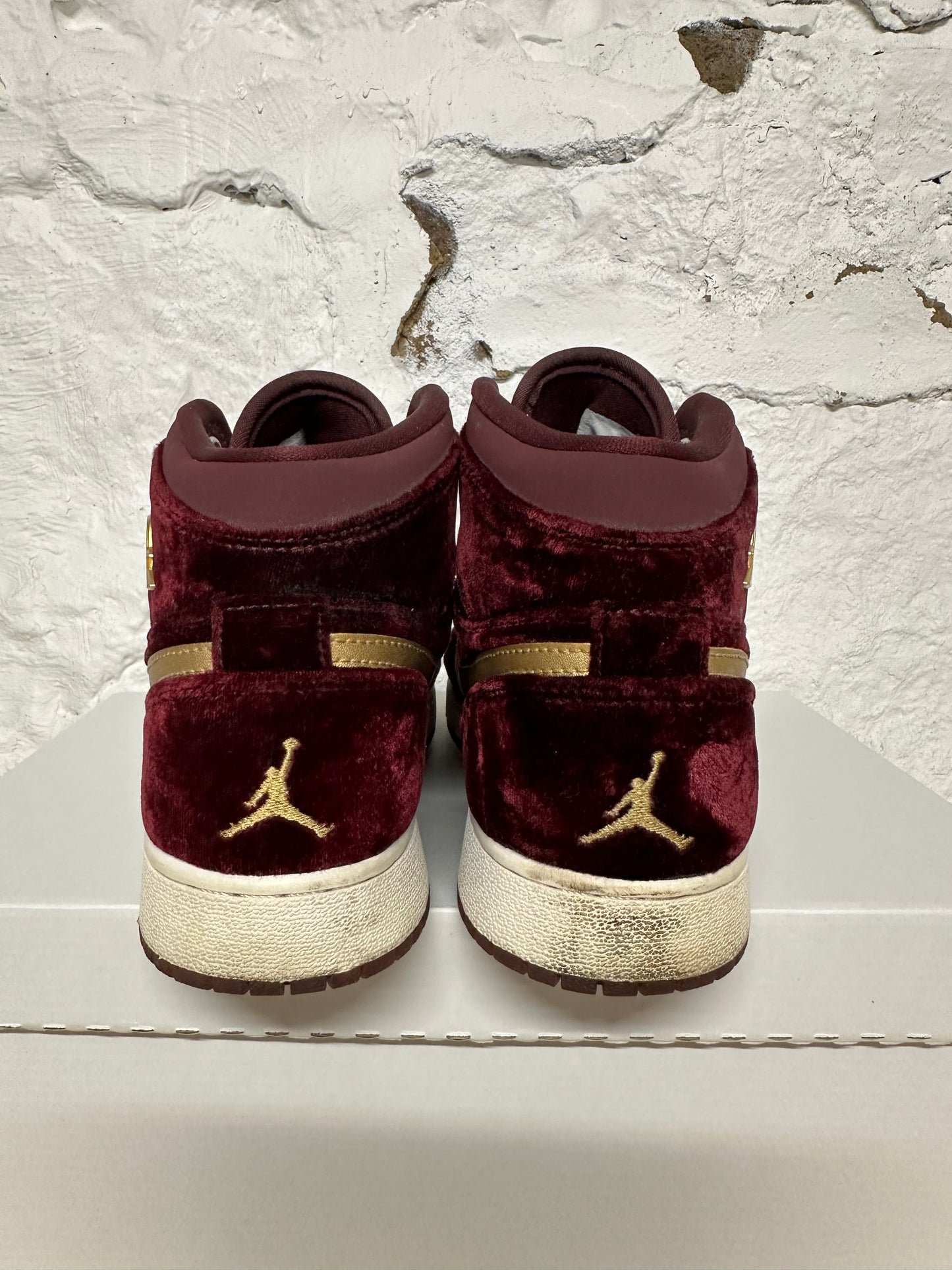 Air Jordan 1 Heiress Velvet Sz 7Y