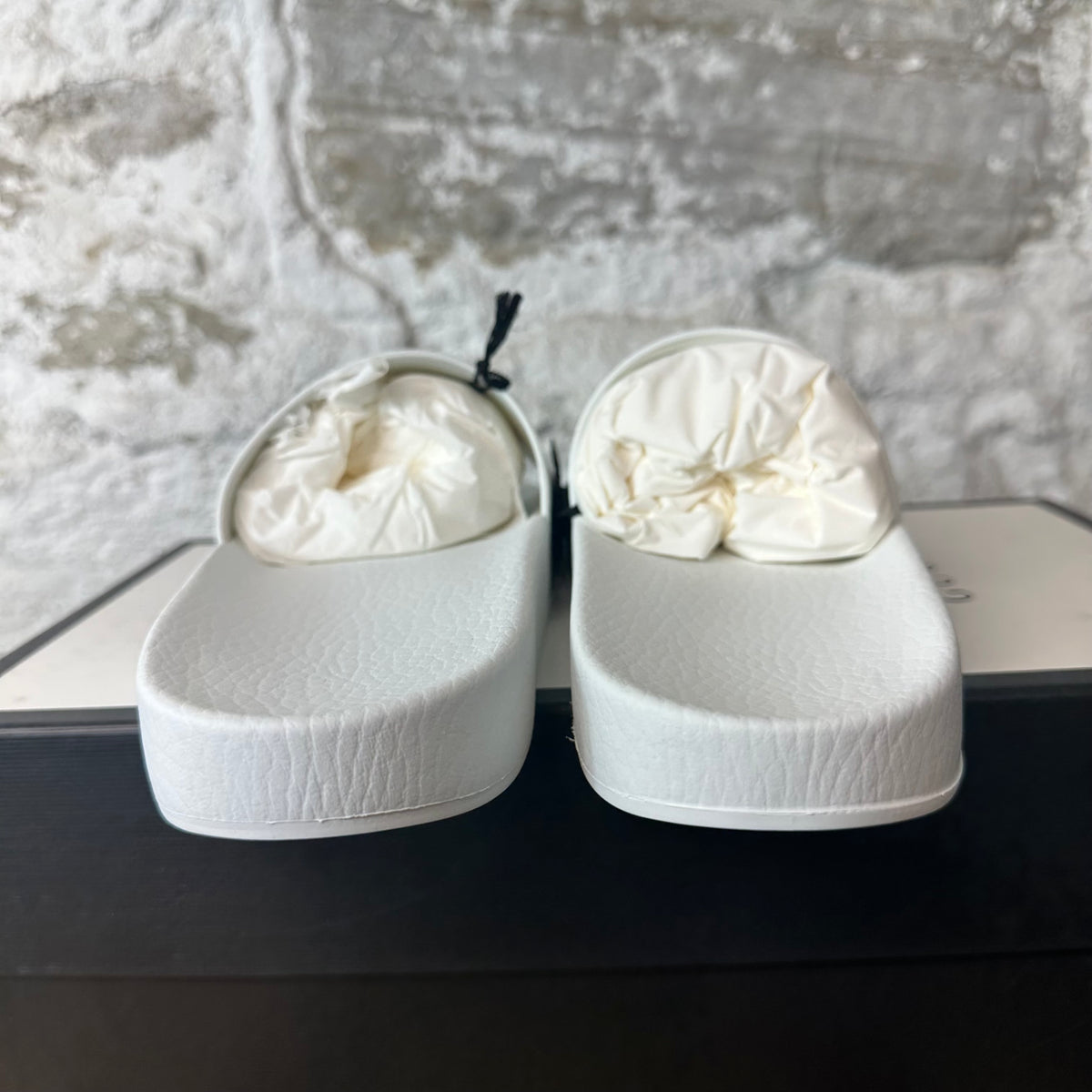 Gucci Pursuit 72 Rubber Slide Sz 8 DS