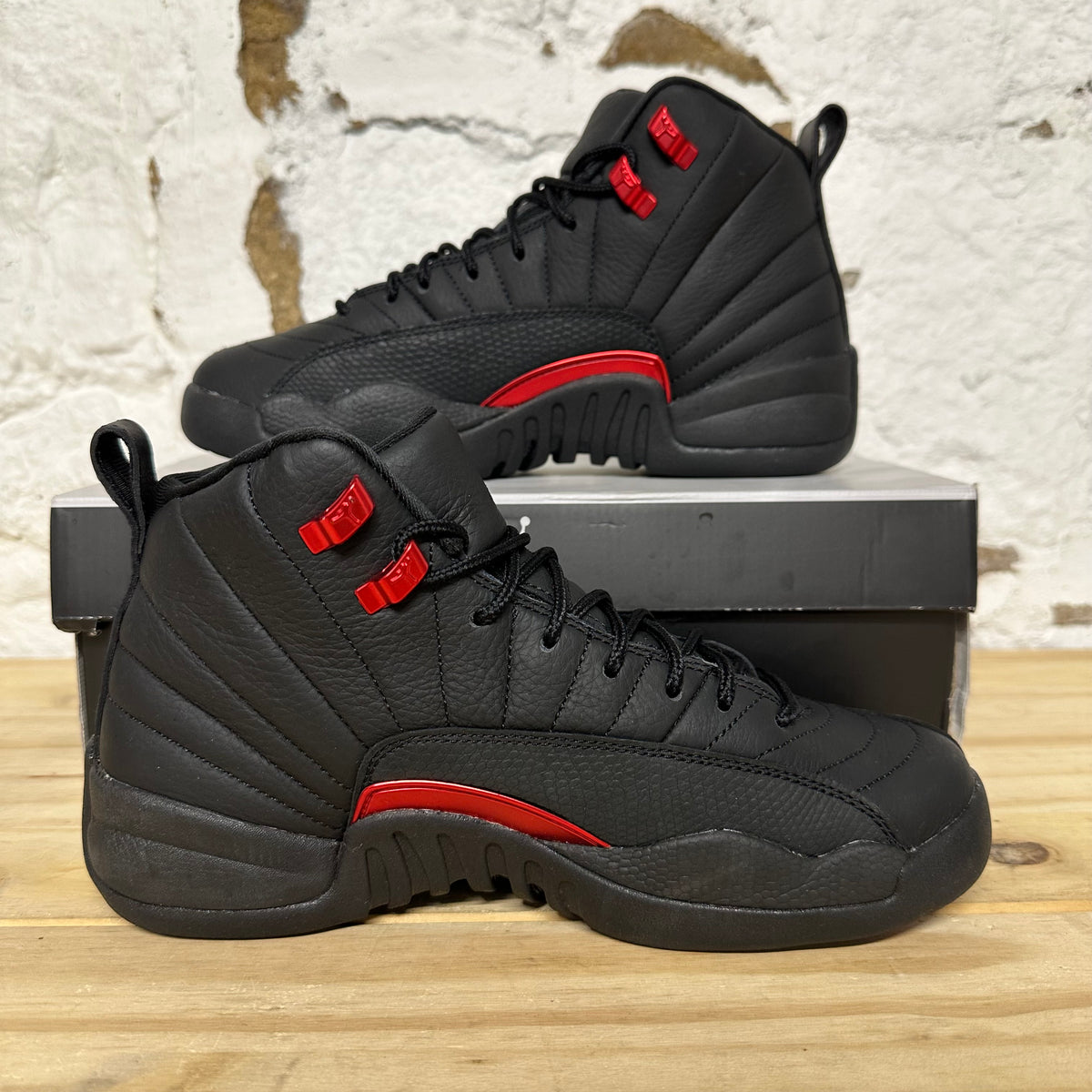 Air Jordan 12 Bloodline Sz 6.5Y