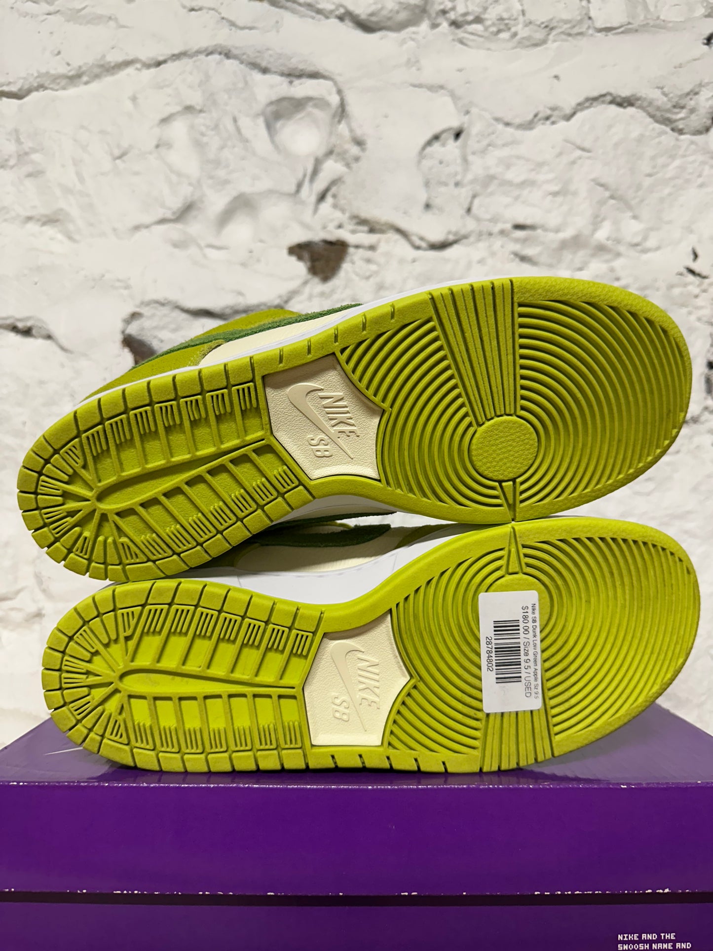 Nike SB Dunk Low Green Apple Sz 9.5