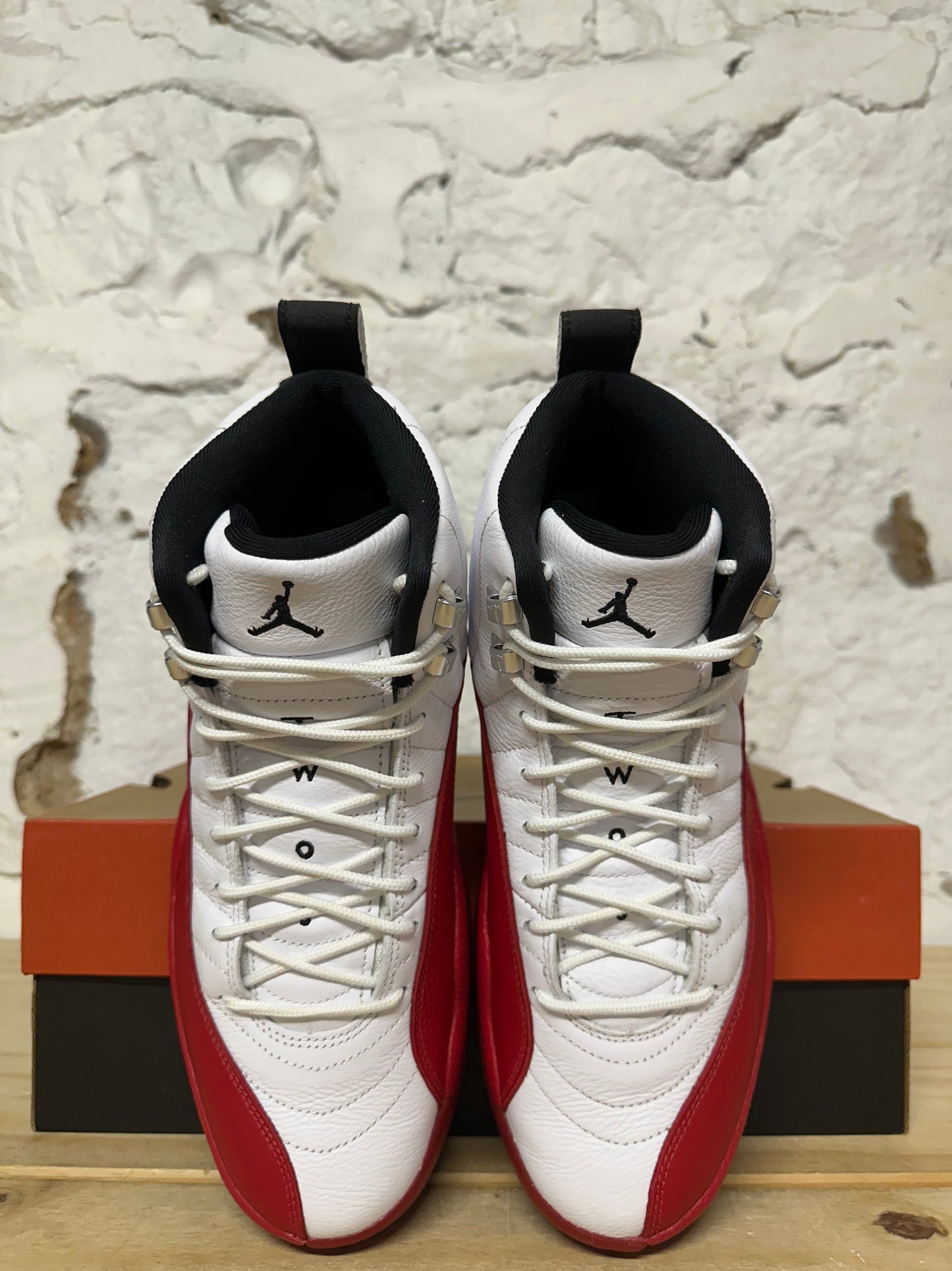 Air Jordan 12 Cherry Sz 10.5