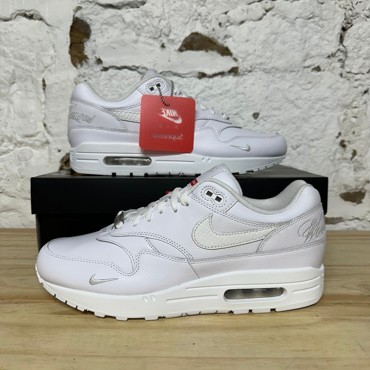 Nike Air Max 1 87 Supreme Triple White Sz 10.5 DS