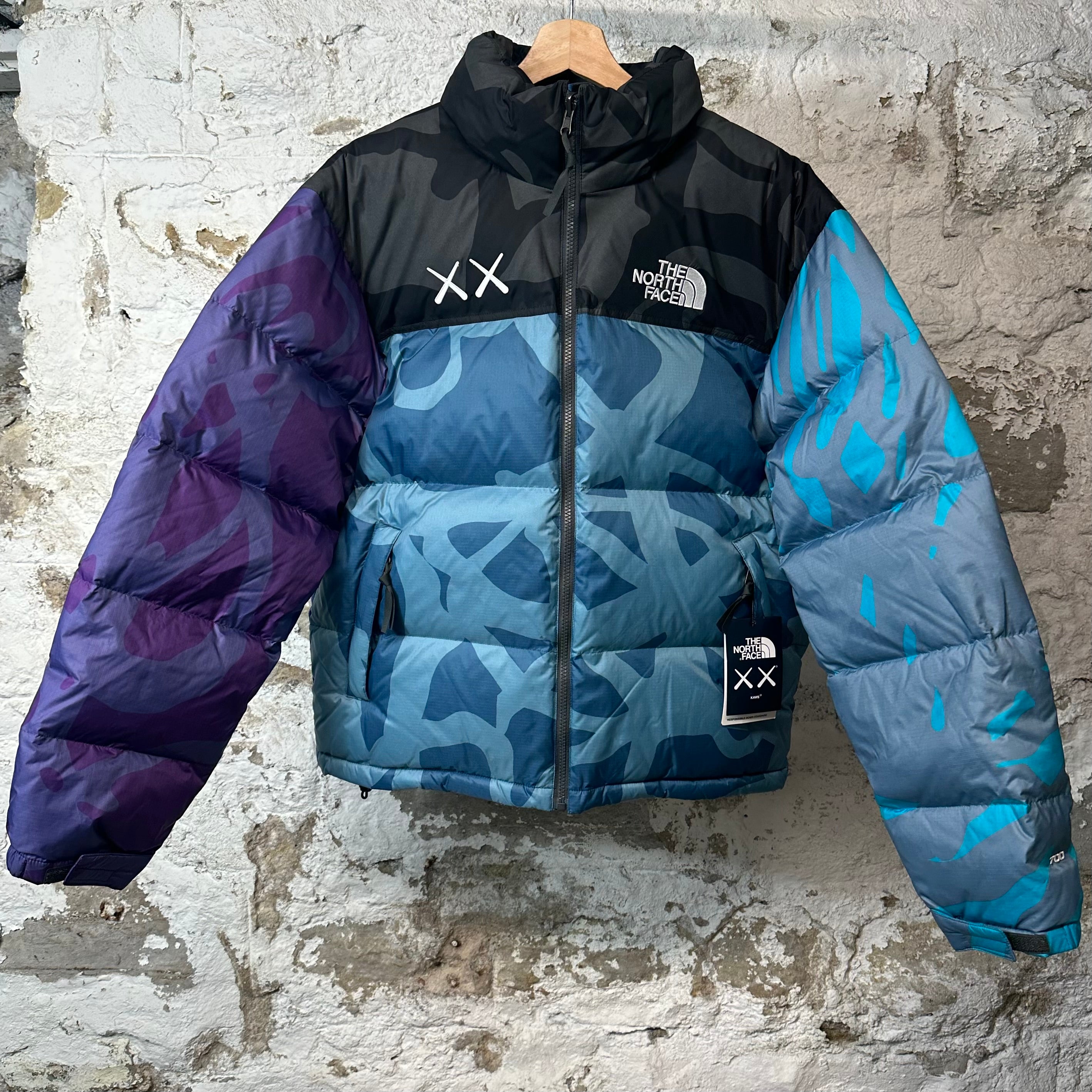 Kaws TNF Monterey Blue Nupste Jacket Sz M DS
