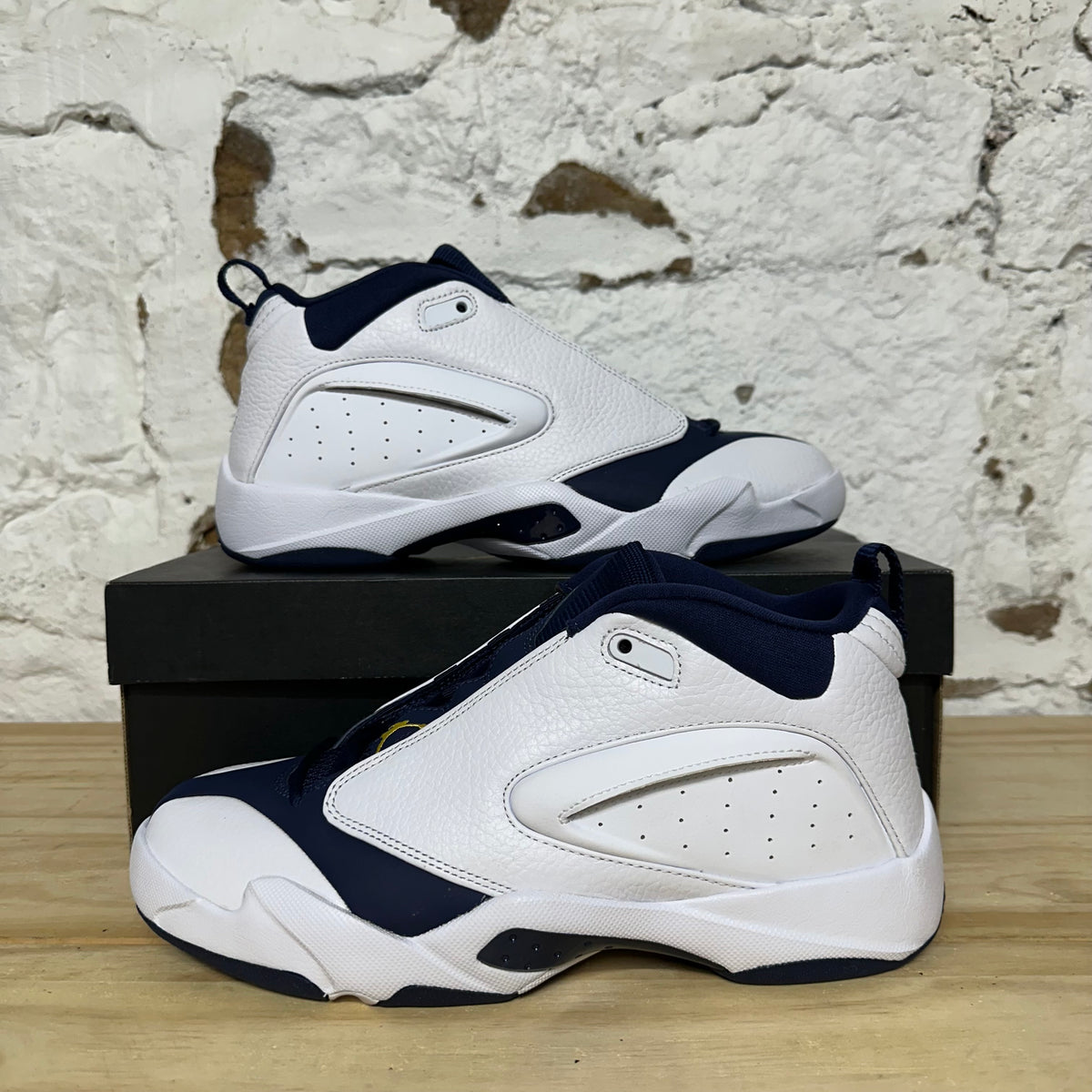 Jordan Jumpman Quick 23 White Navy Maize Sz 9 DS