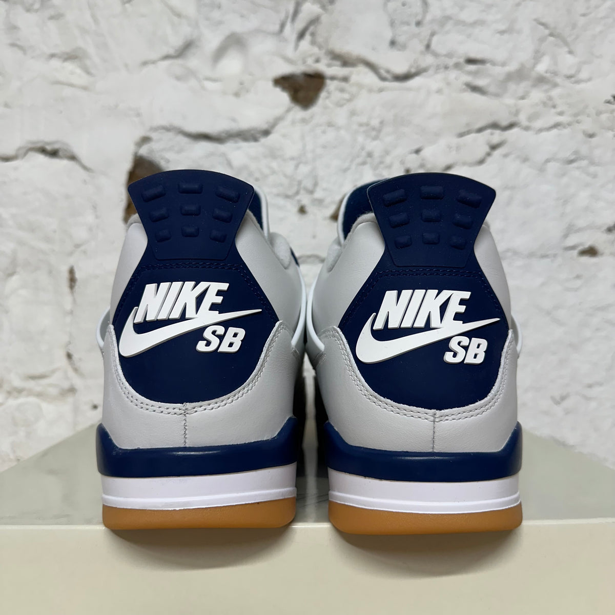 Air Jordan 4 SB Midnight Navy Sz 13