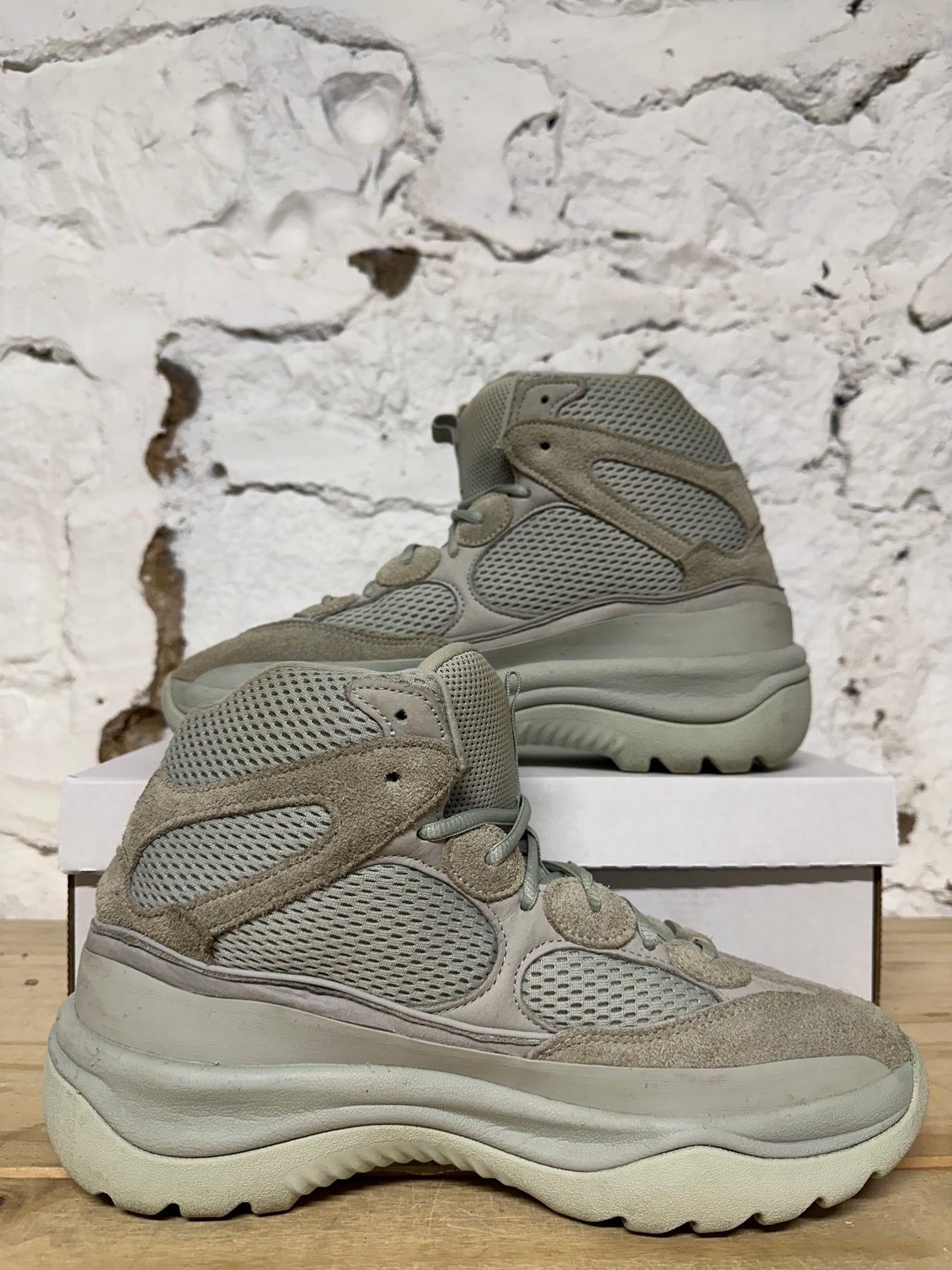 Yeezy Boot Salt Sz 10