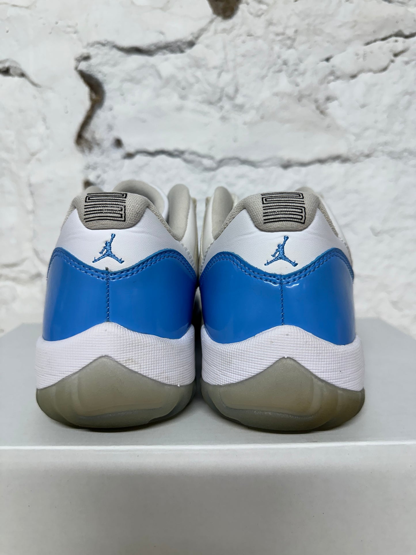 Air Jordan 11 Low UNC Sz 9