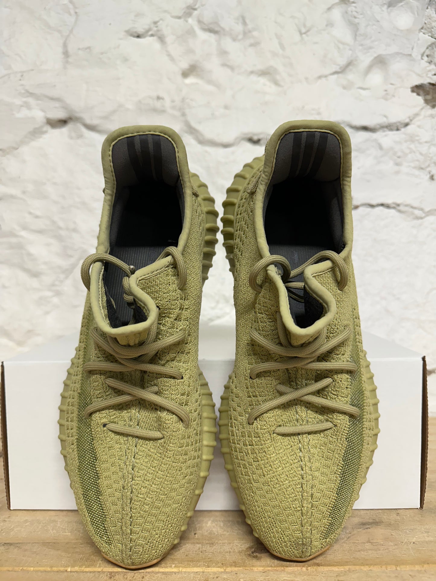 Yeezy 350 V2 Sulfur Sz 9.5