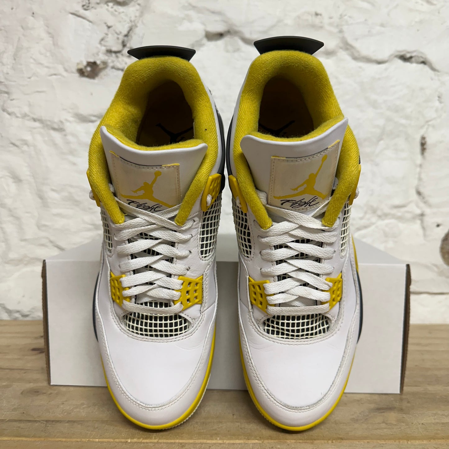 Air Jordan 4 Vivid Sulfer Sz 10.5 (12W)