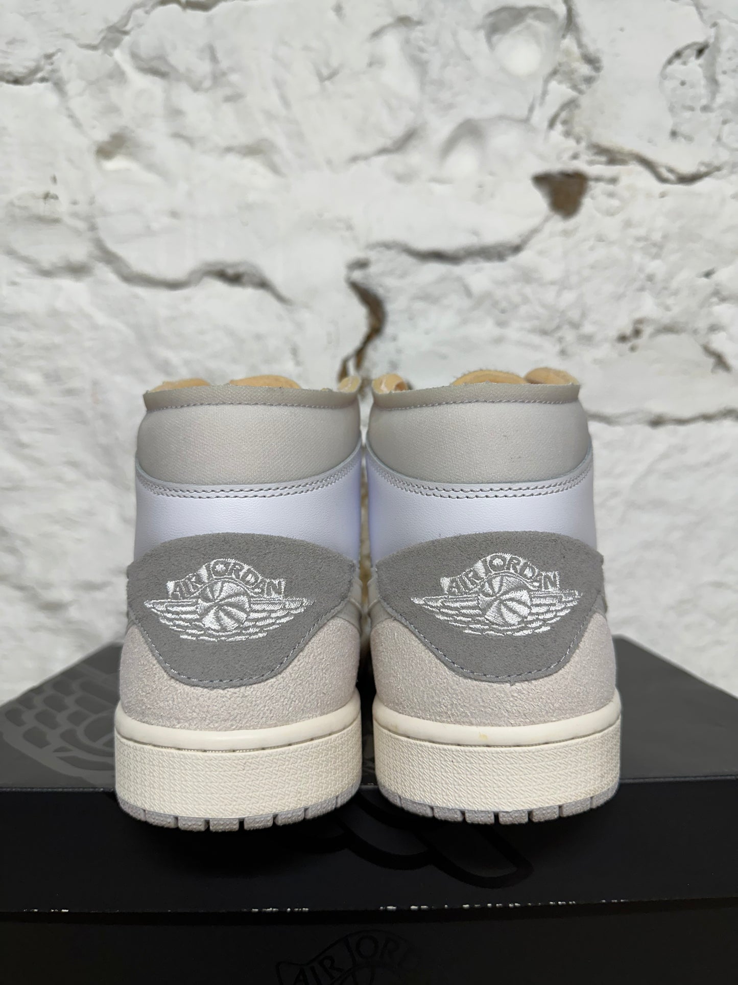 Air Jordan 1 Mid Craft Inside Out White Grey Sz 11