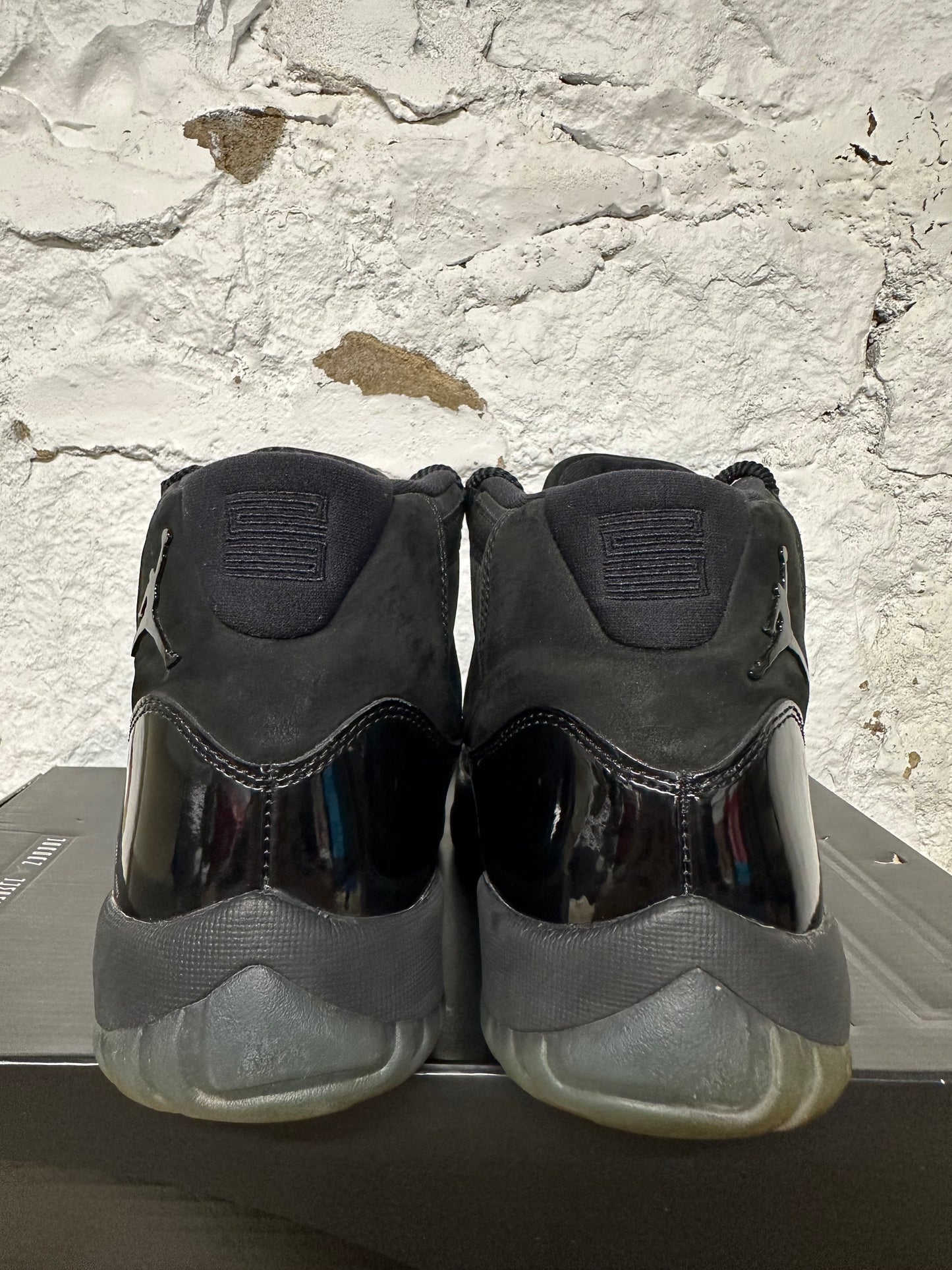 Air Jordan 11 Cap And Gown Sz 8.5