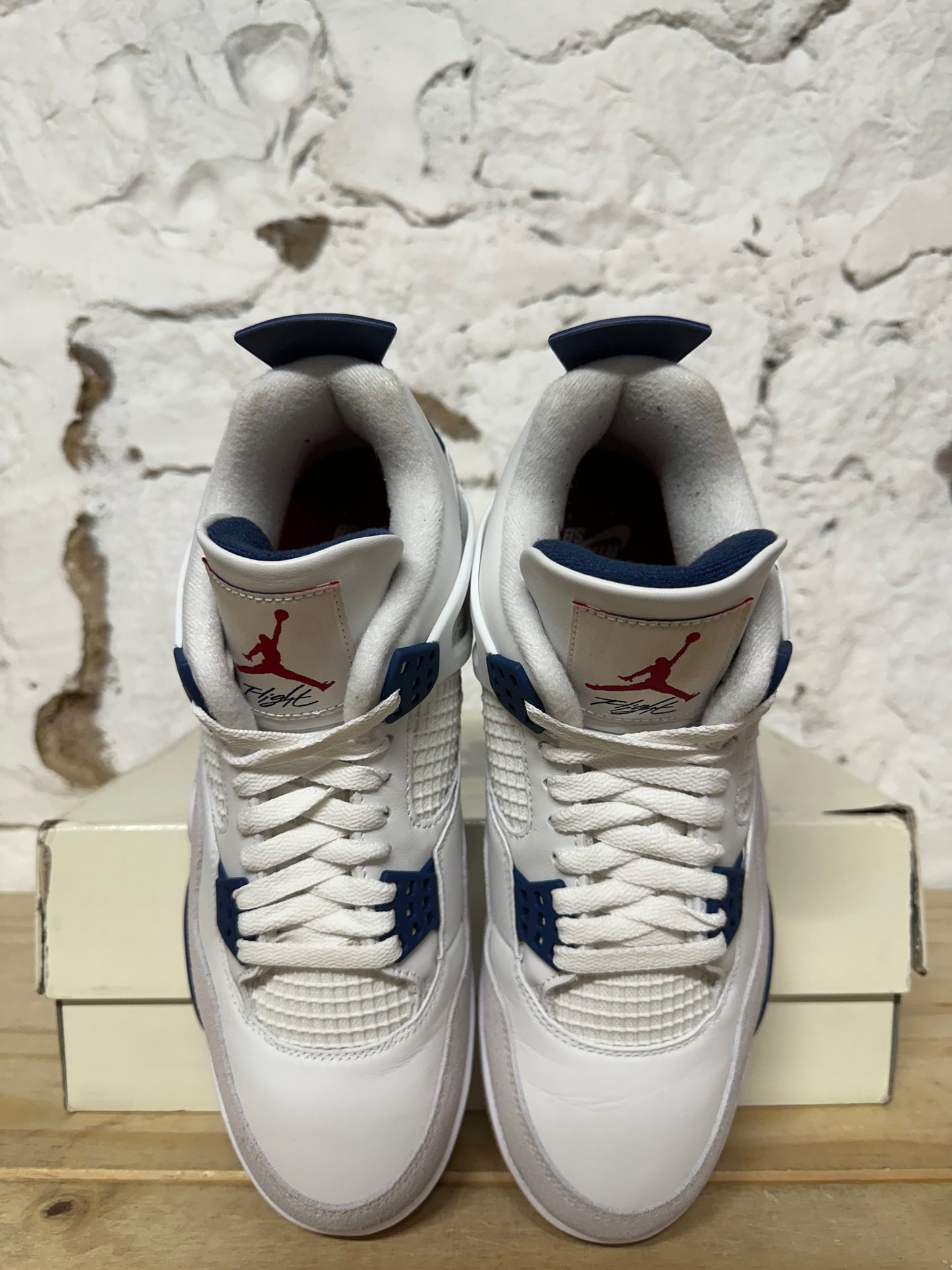 Air Jordan 4 SB Navy Sz 9.5