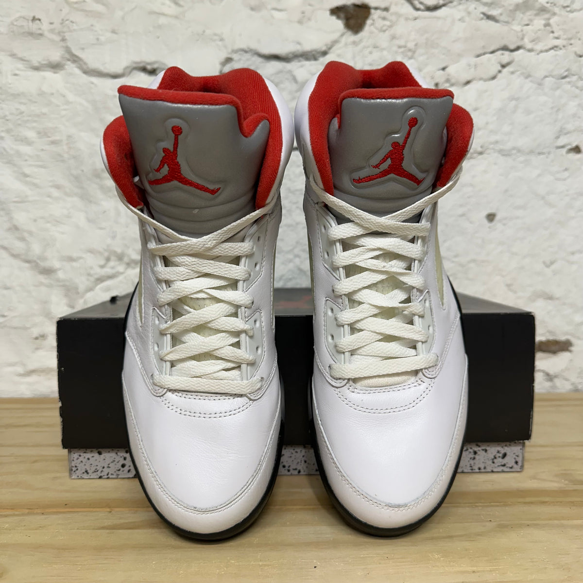 Air Jordan 5 Fire Red Silver Tongue (2020) Sz 9