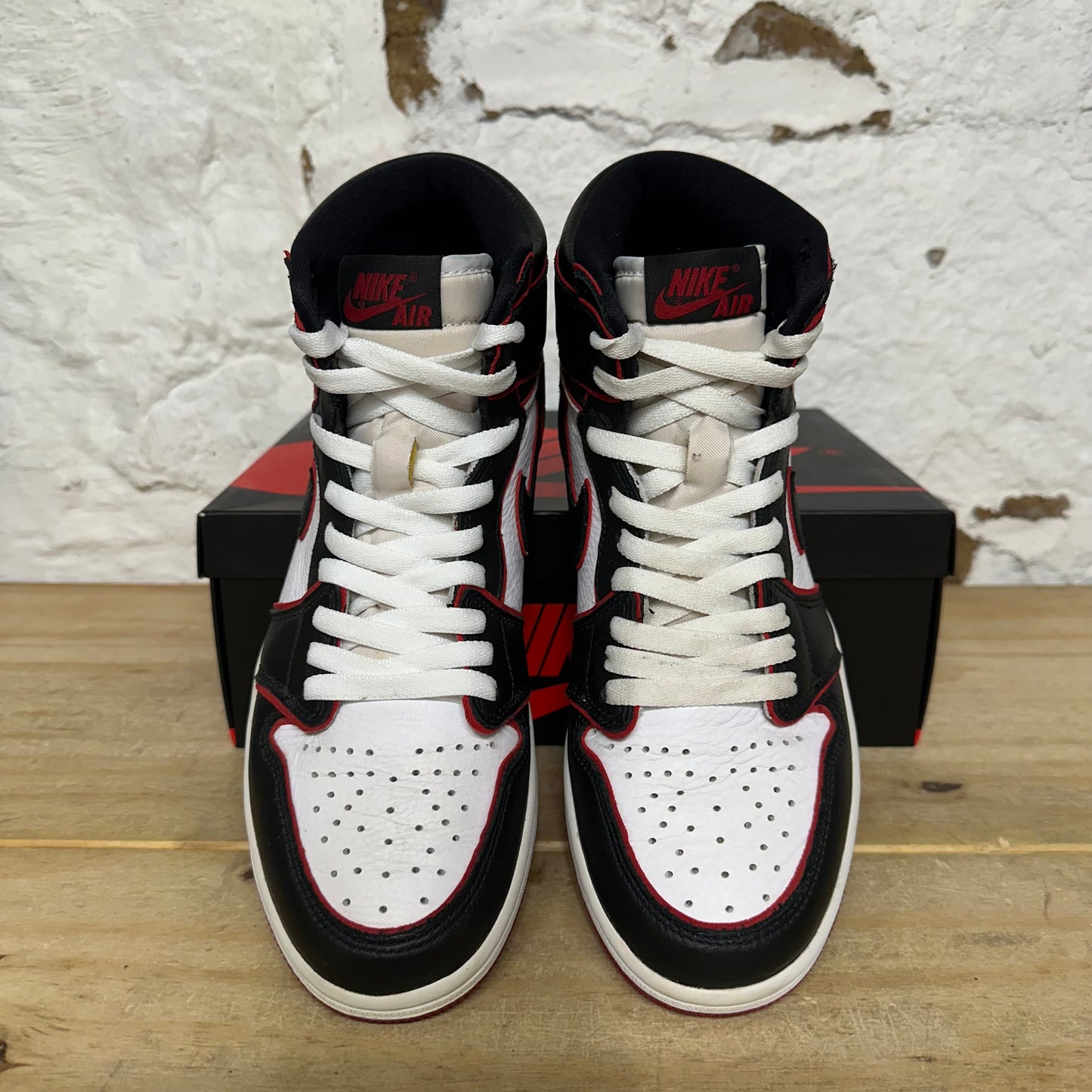 Air Jordan 1 High Bloodline Sz 8
