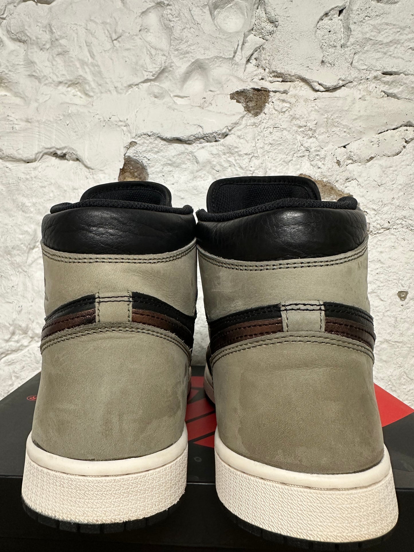 Air Jordan 1 High Patina Sz 11