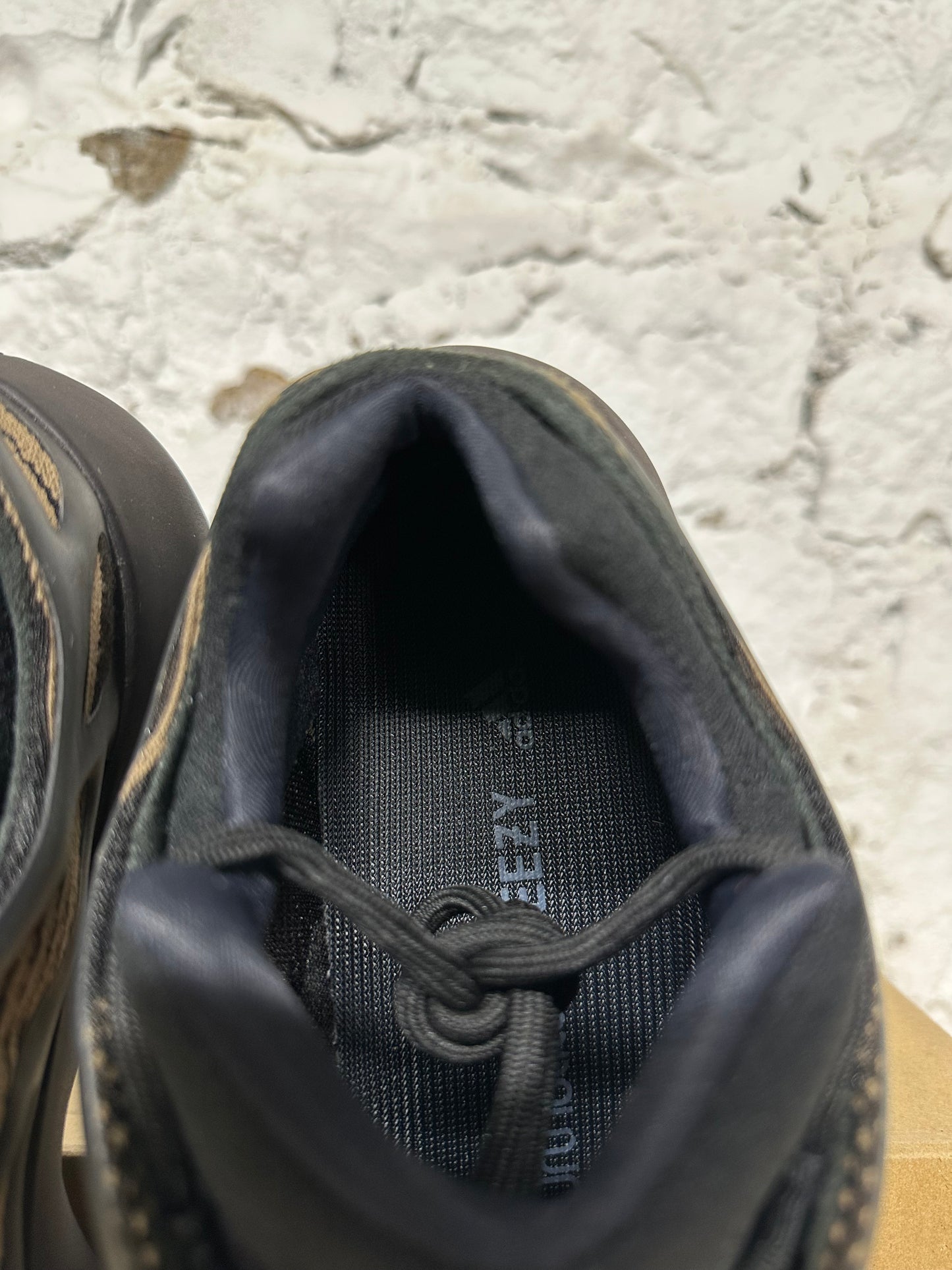 Yeezy 700 V3 Clay Brown Sz 10.5