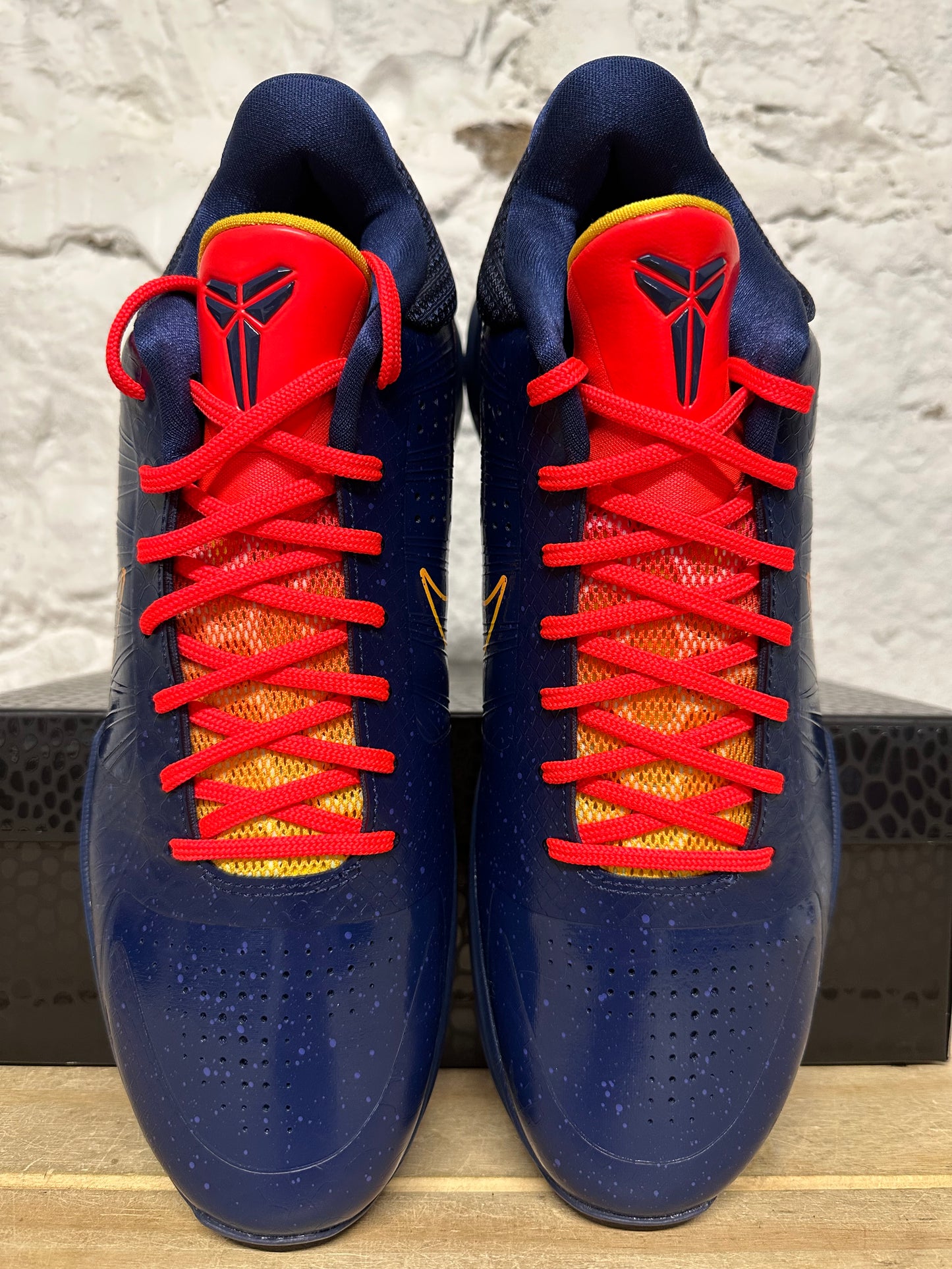 Nike Kobe 5 Caitlin Clark Indiana Fever Sz 12 DS